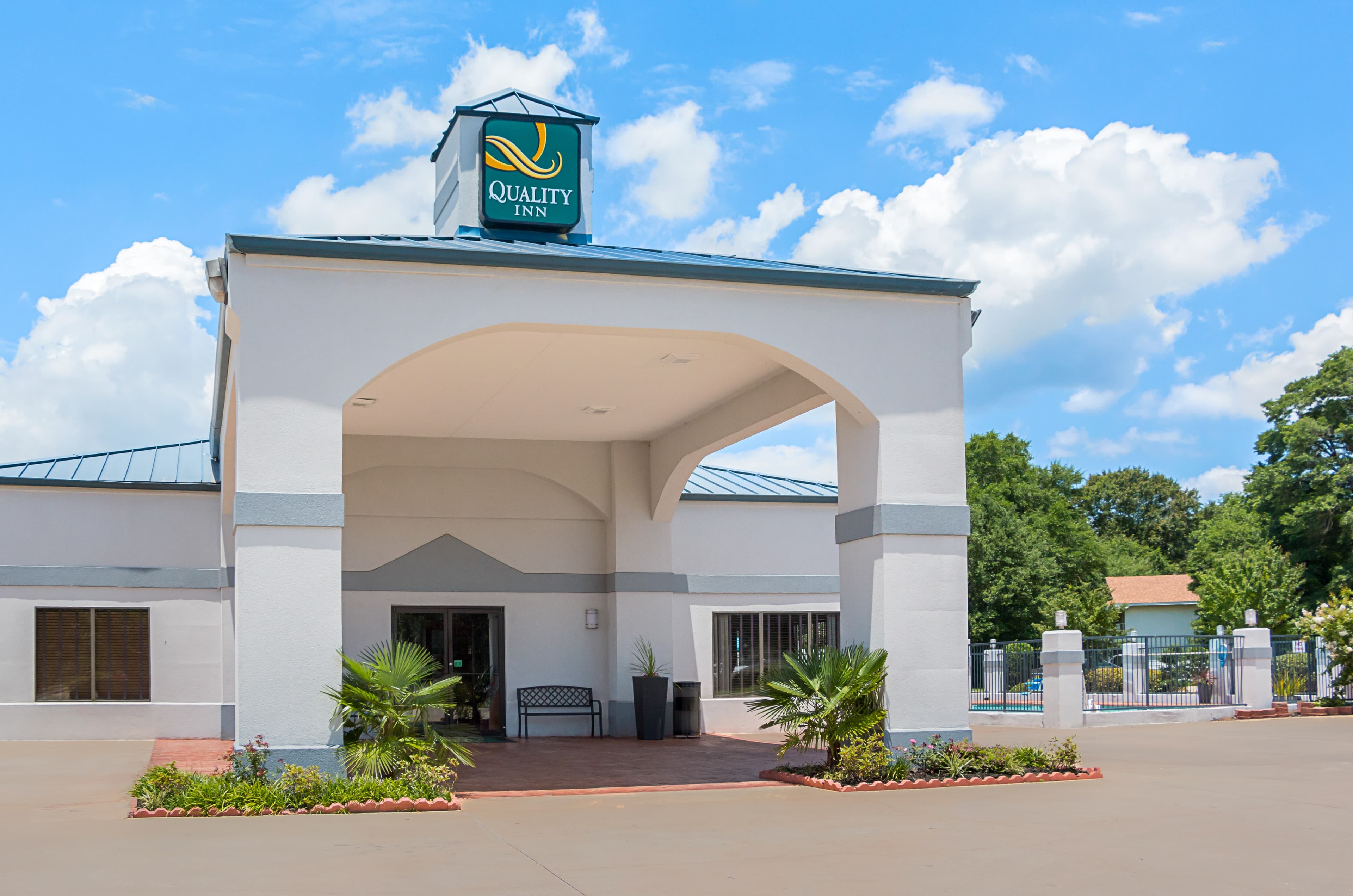 Quality Inn Carthage - Image 1