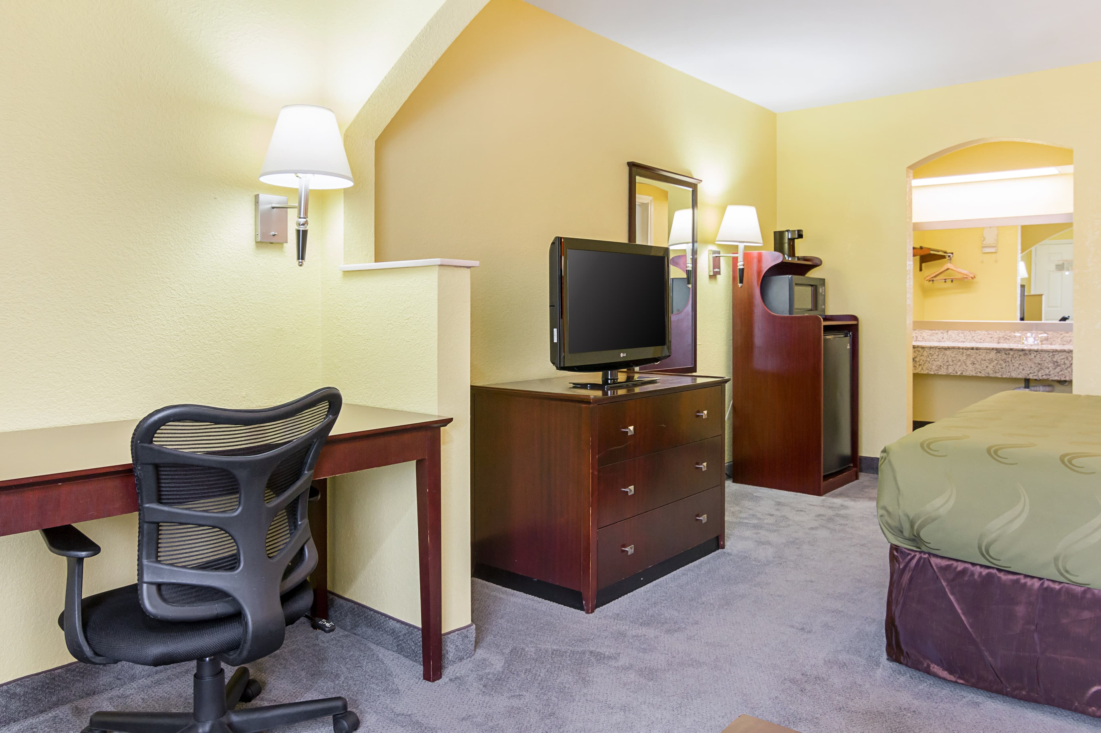 Quality Inn Carthage - Image 3