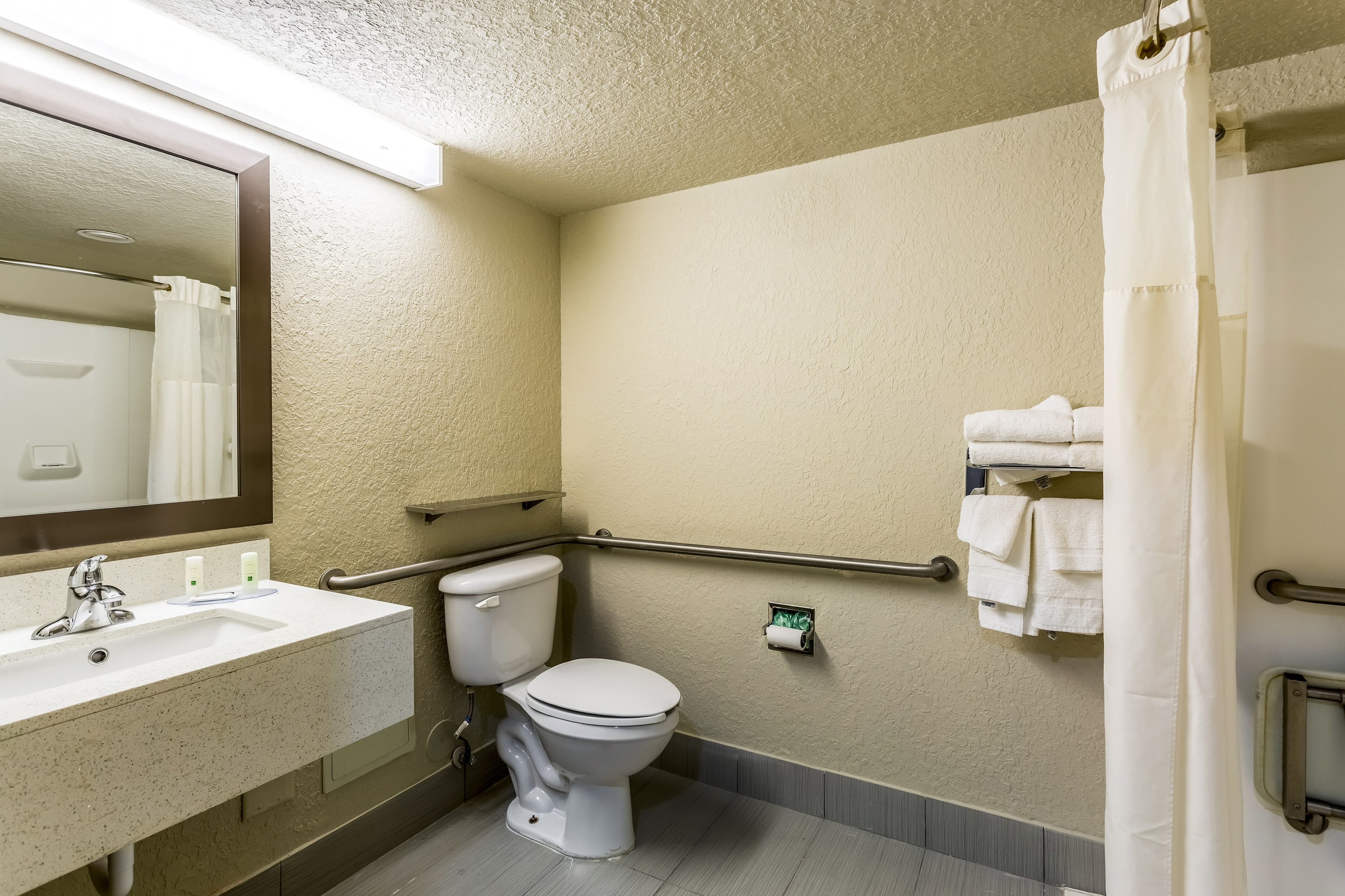 Quality Inn & Suites El Paso I-10 — 10