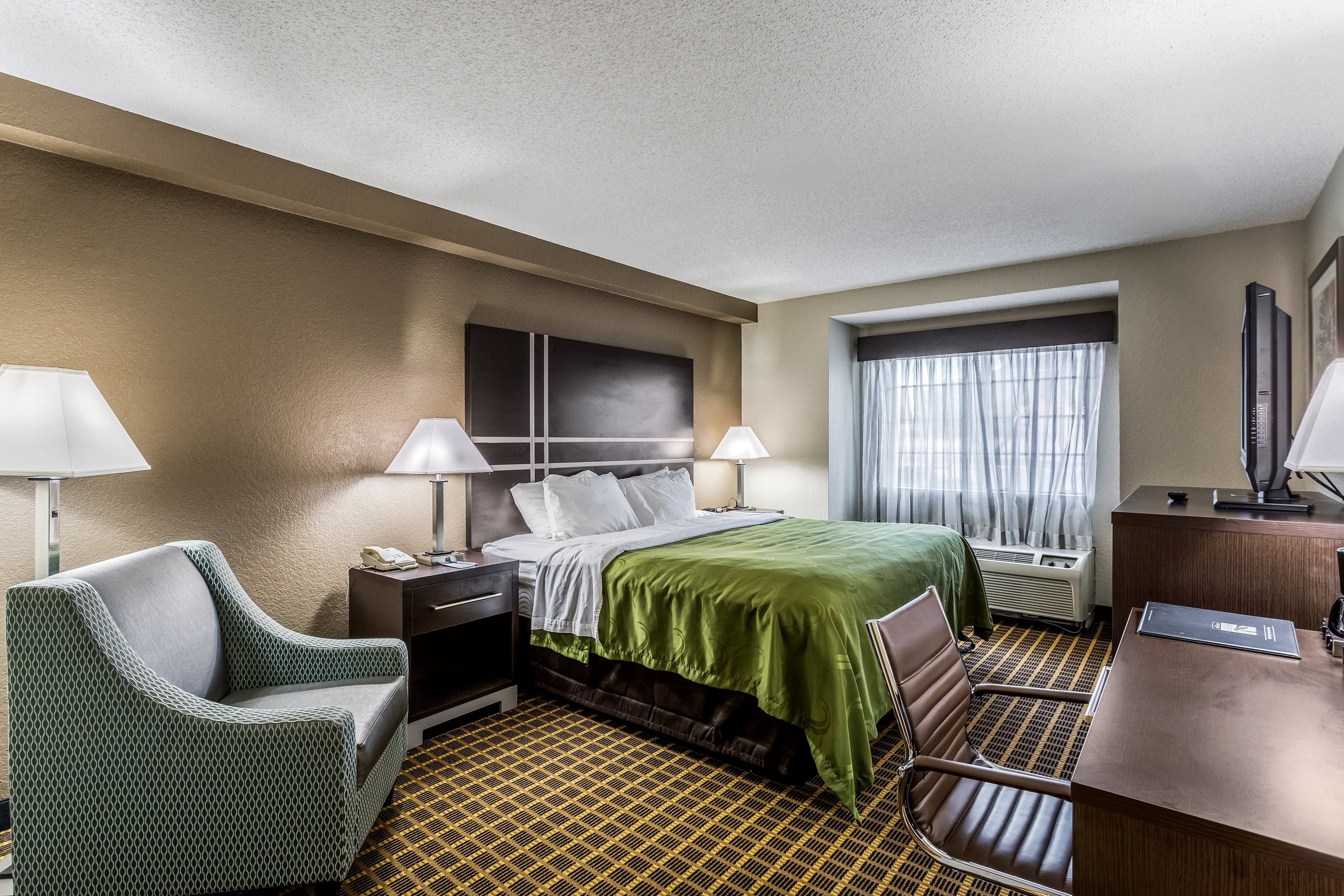 Quality Inn & Suites El Paso I-10 - Image 2