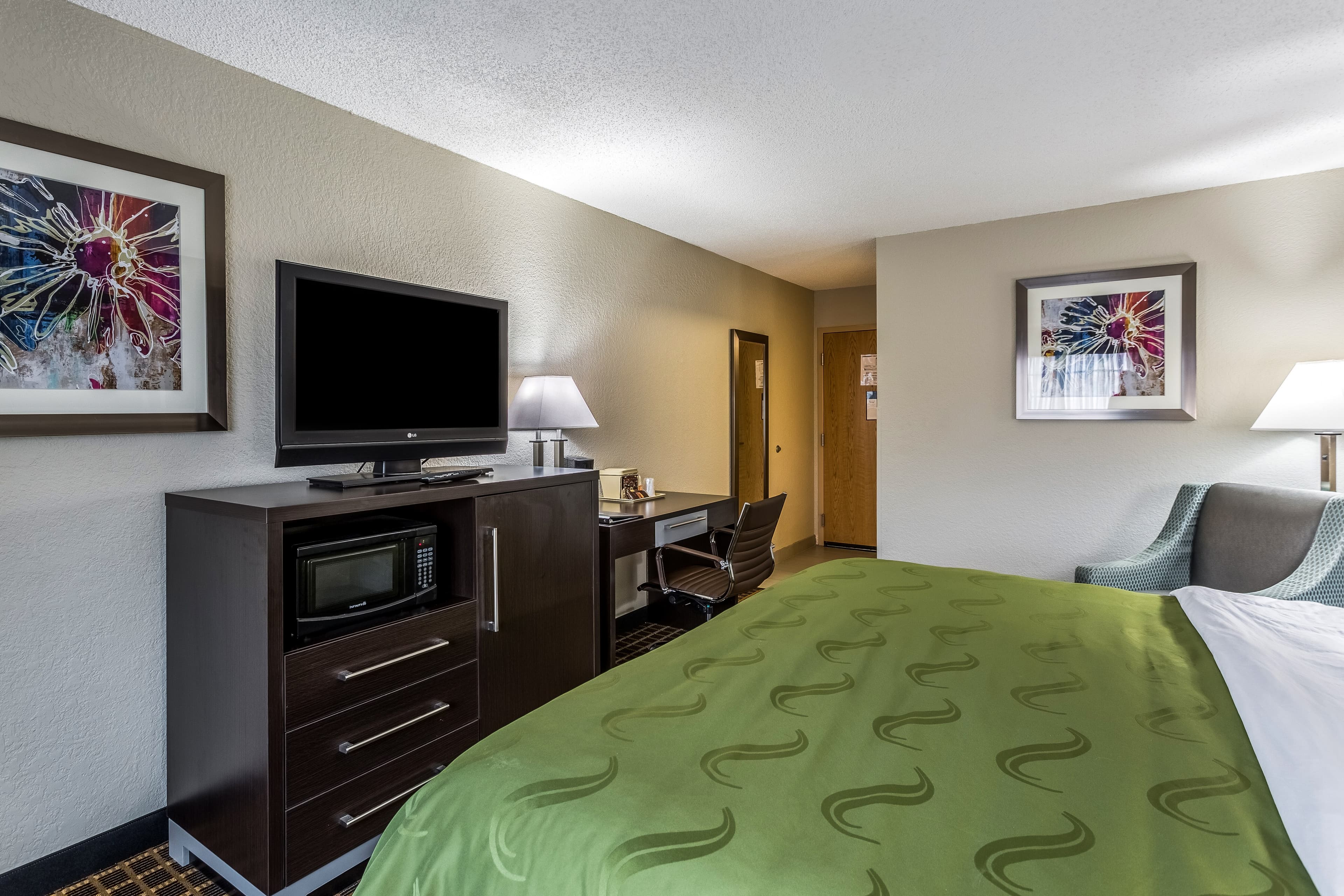 Quality Inn & Suites El Paso I-10 - Image 3