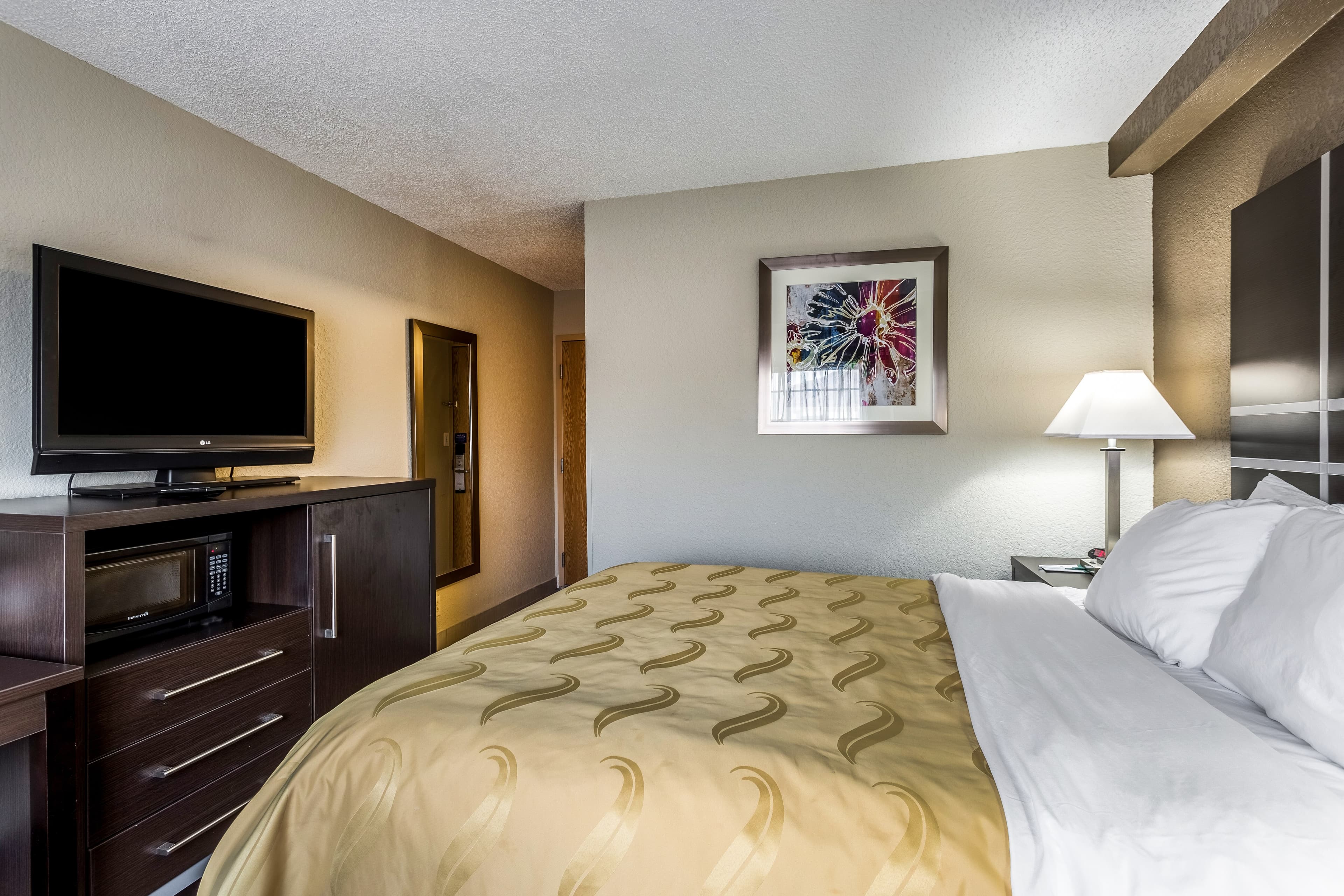 Quality Inn & Suites El Paso I-10 — 17