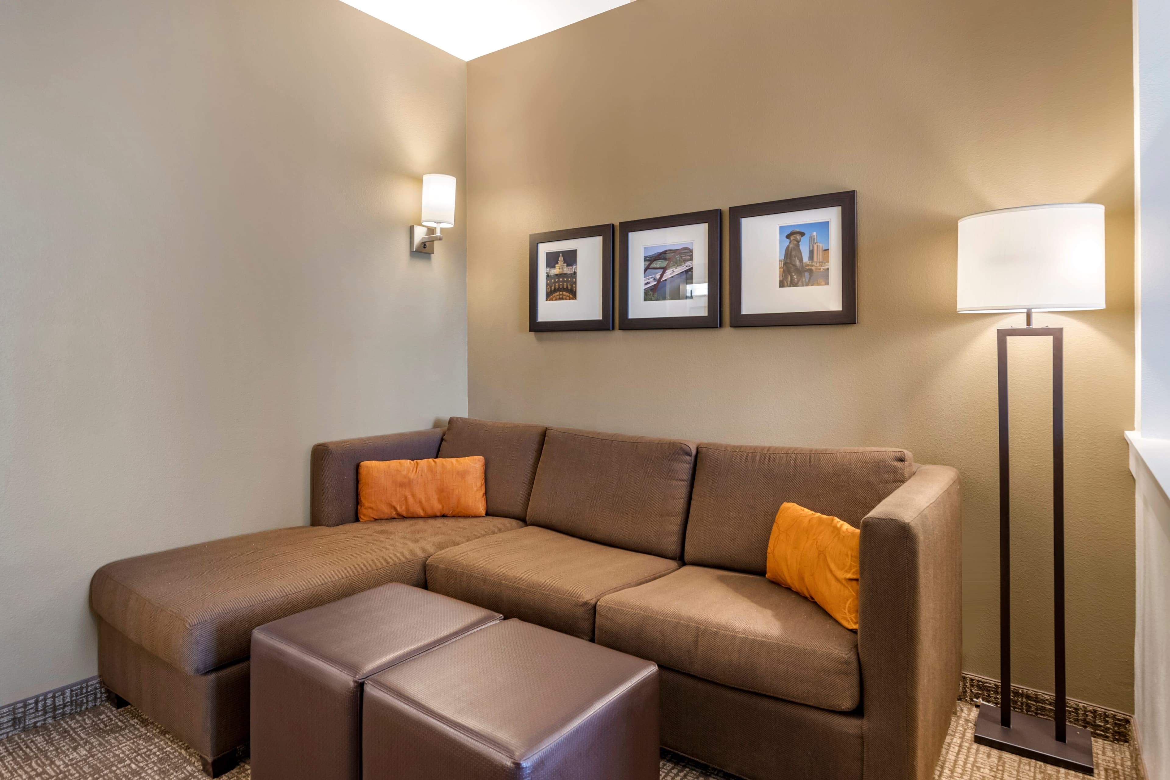 Comfort Suites Kyle - Image 3