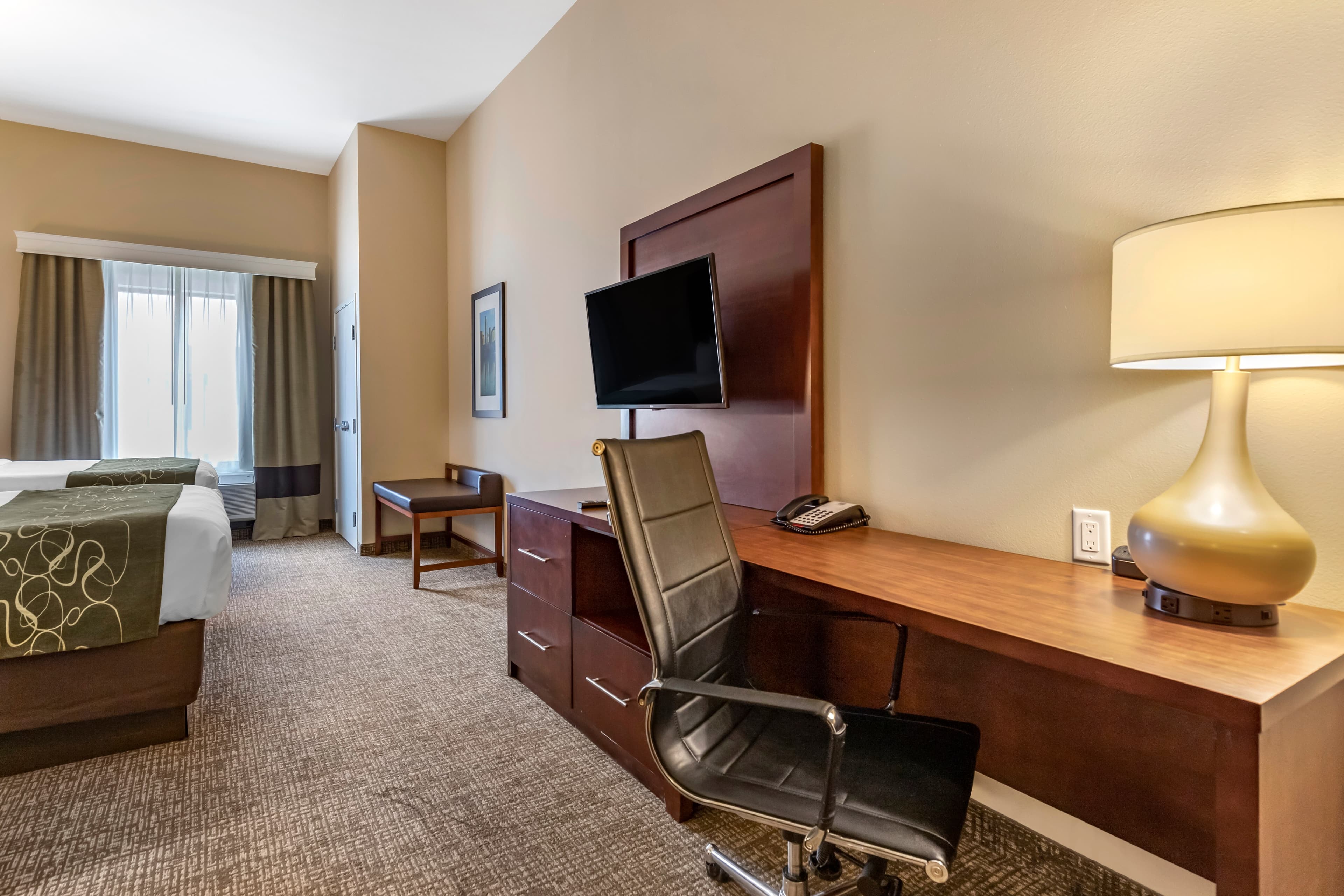 Comfort Suites Kyle — 7