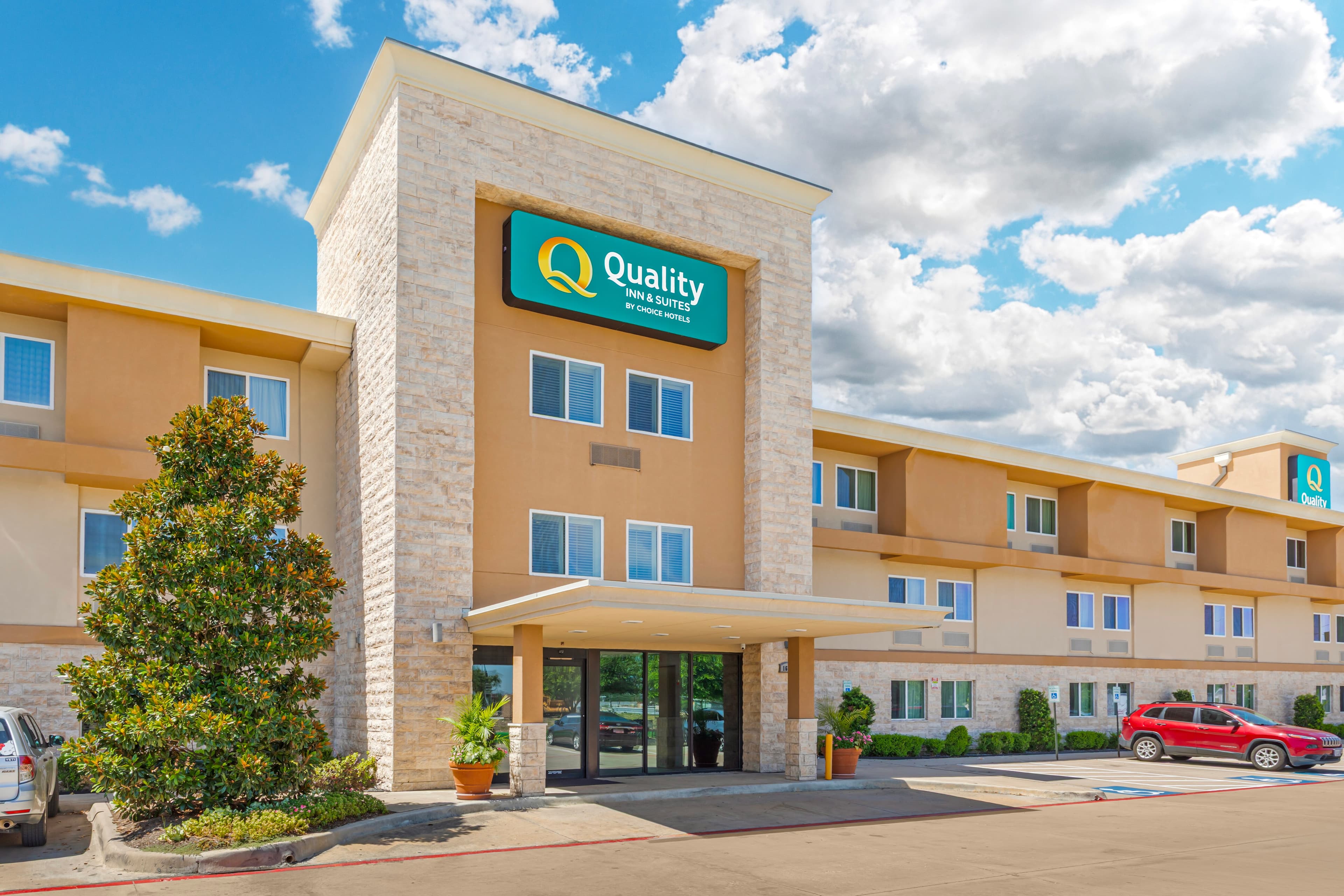 Quality Inn & Suites Plano East - Richardson - Image 1