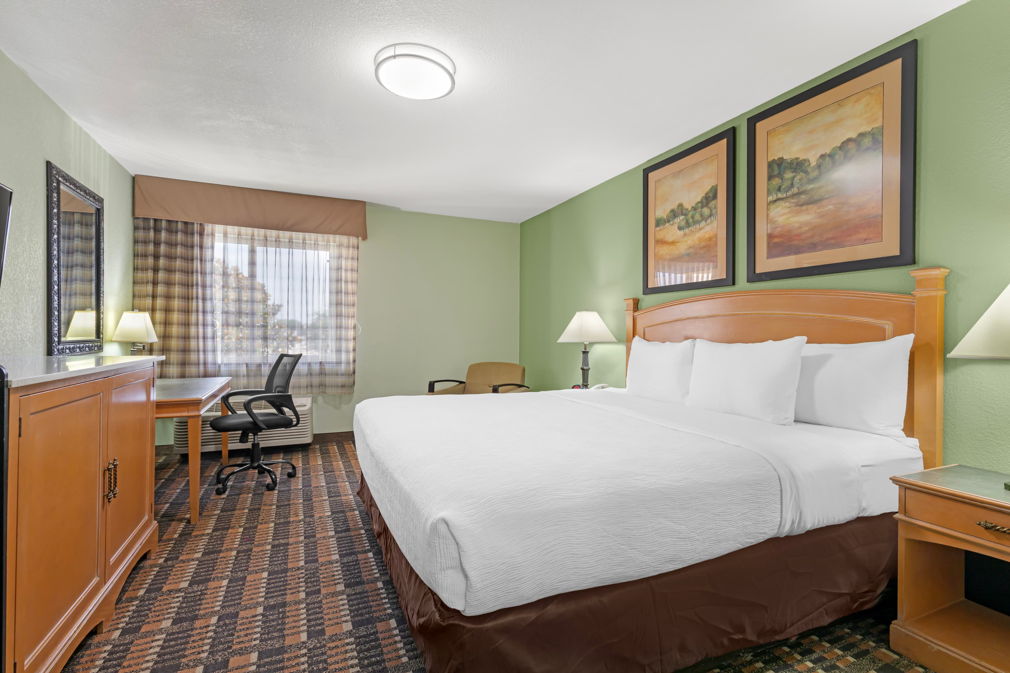 Quality Inn & Suites Plano East - Richardson — 9