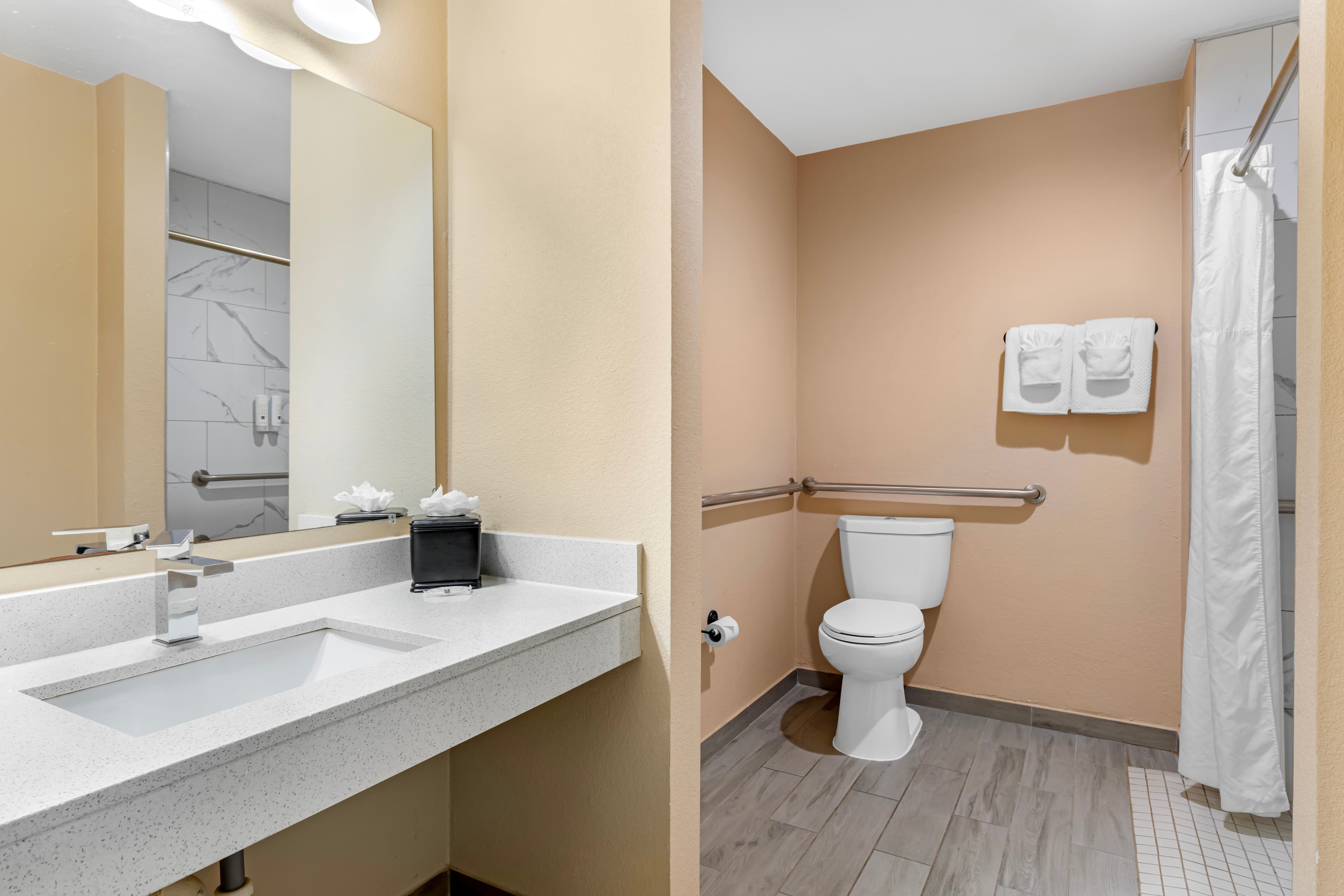 Quality Inn & Suites Plano East - Richardson — 20