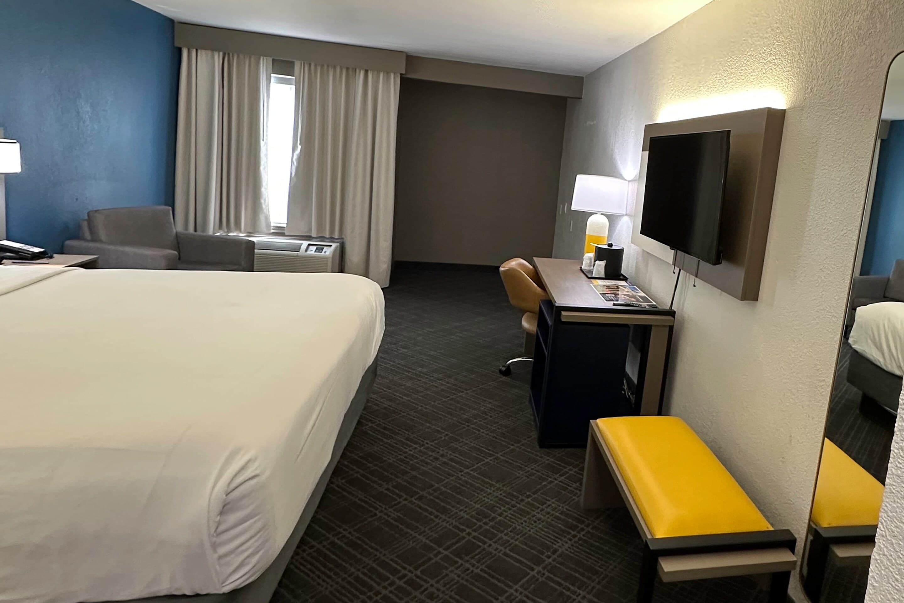 Comfort Inn Dallas Park Central - Image 4