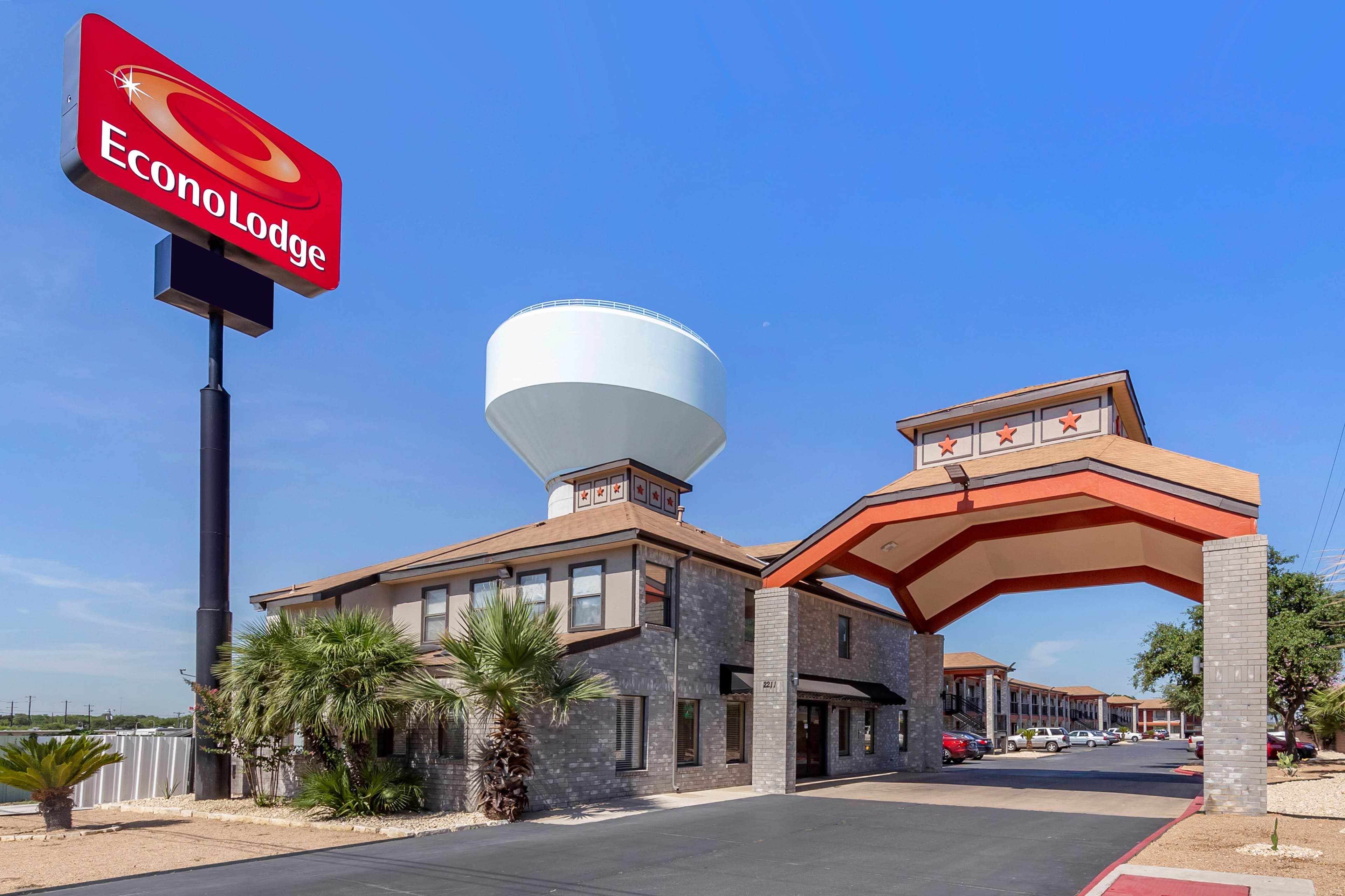 Econo Lodge Near Lackland Air Force Base-SeaWorld - Image 1