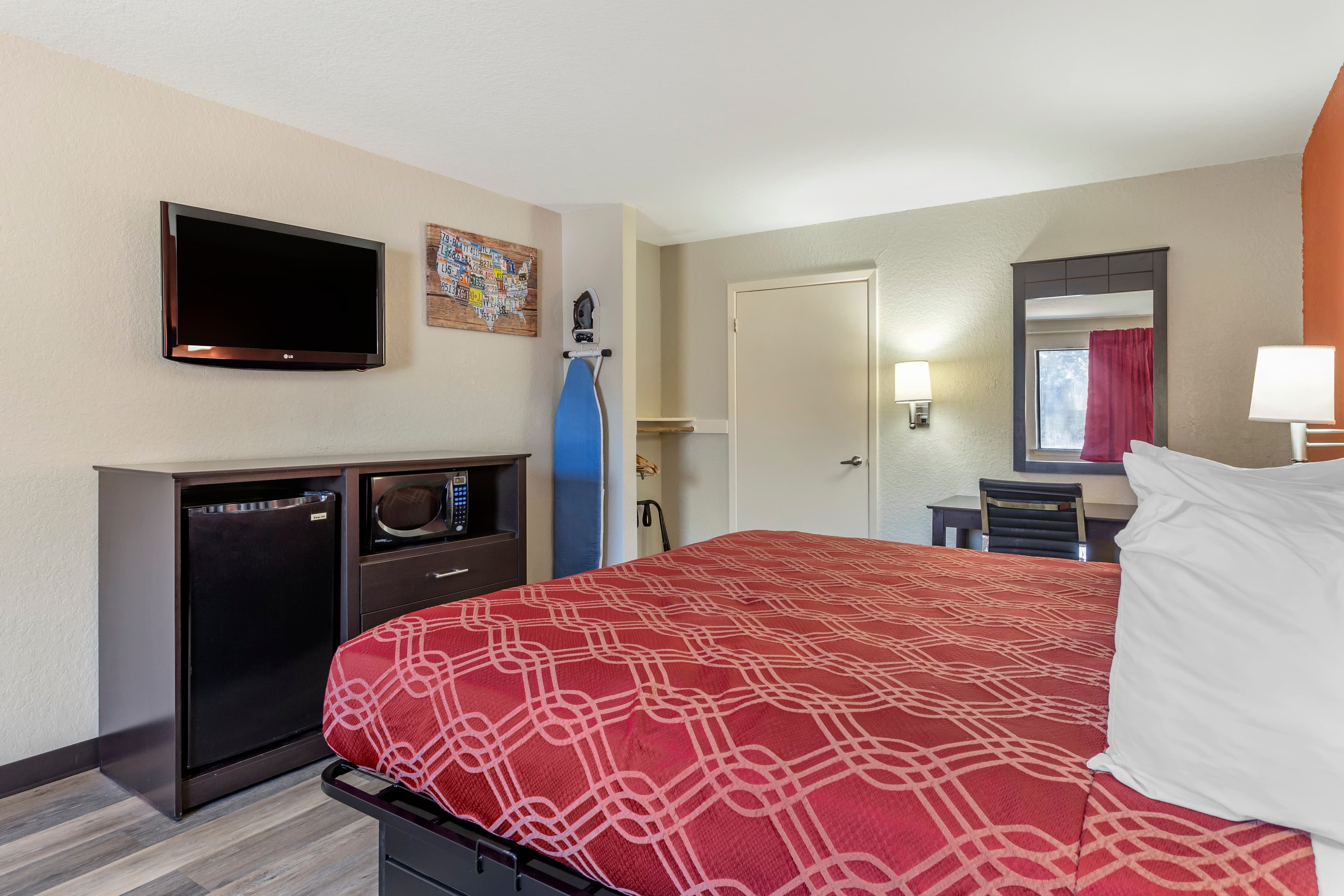 Econo Lodge Near Lackland Air Force Base-SeaWorld - Image 2