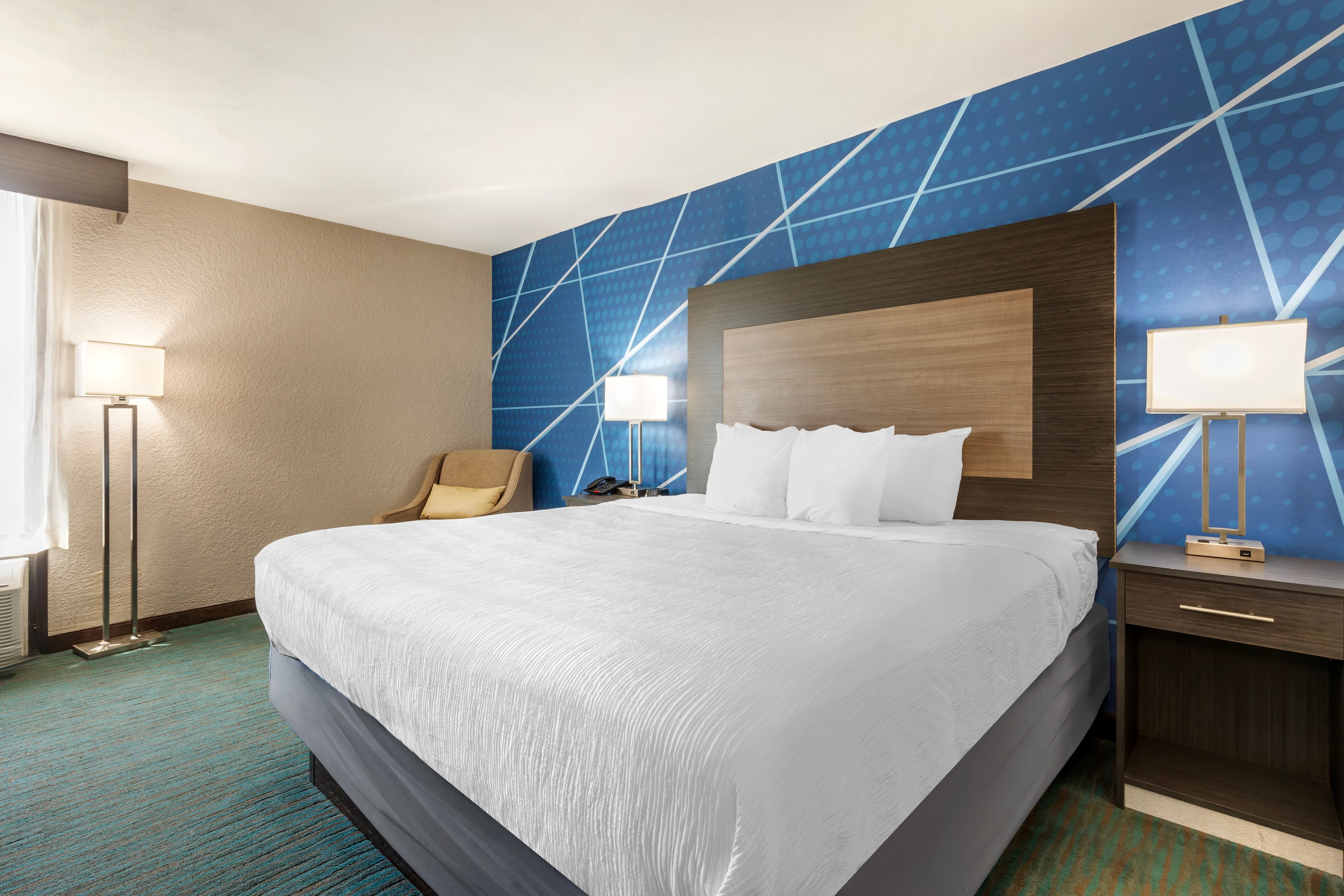 Comfort Inn Dallas North Love Field Airport - Image 3
