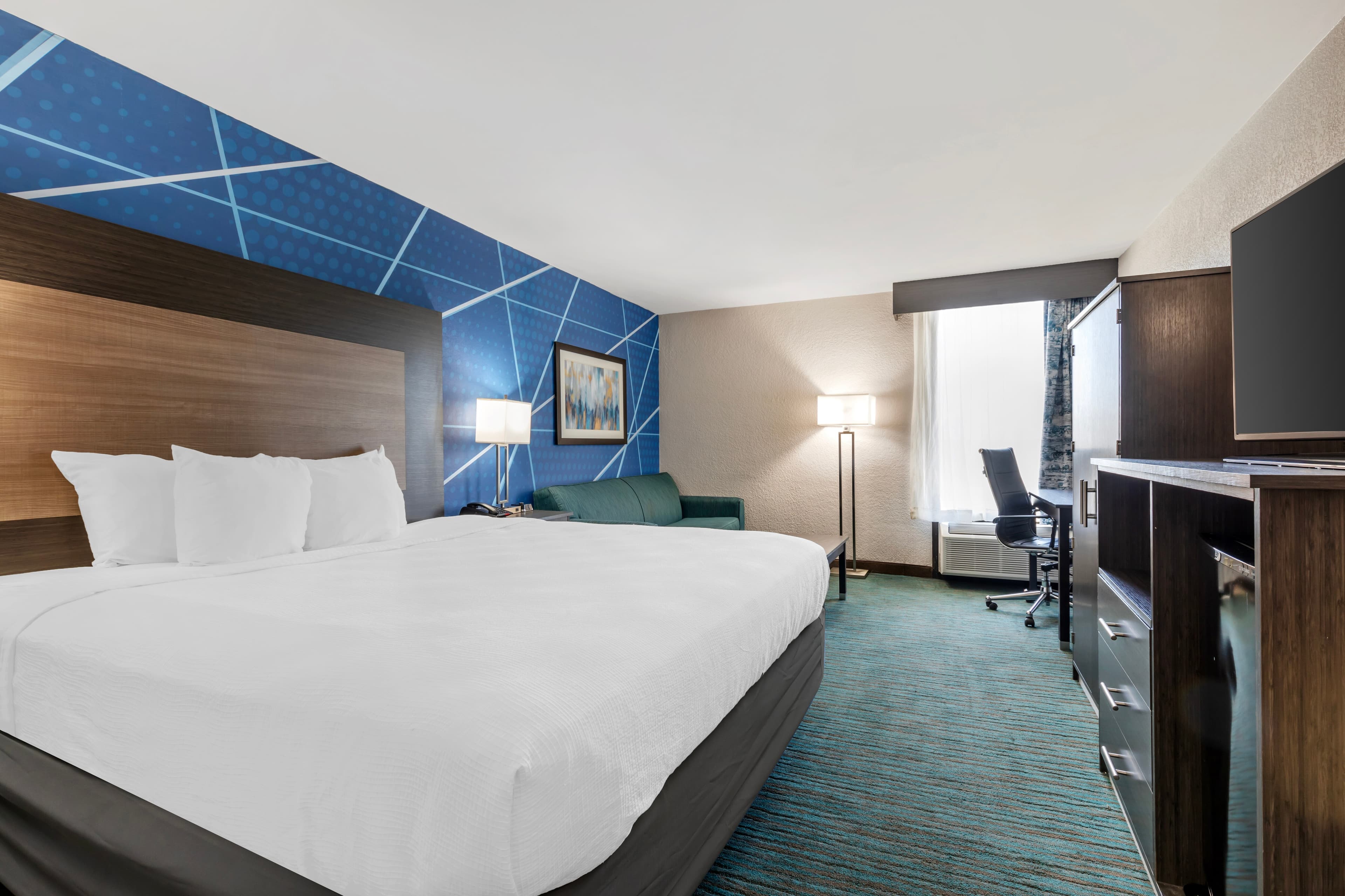 Comfort Inn Dallas North Love Field Airport — 11