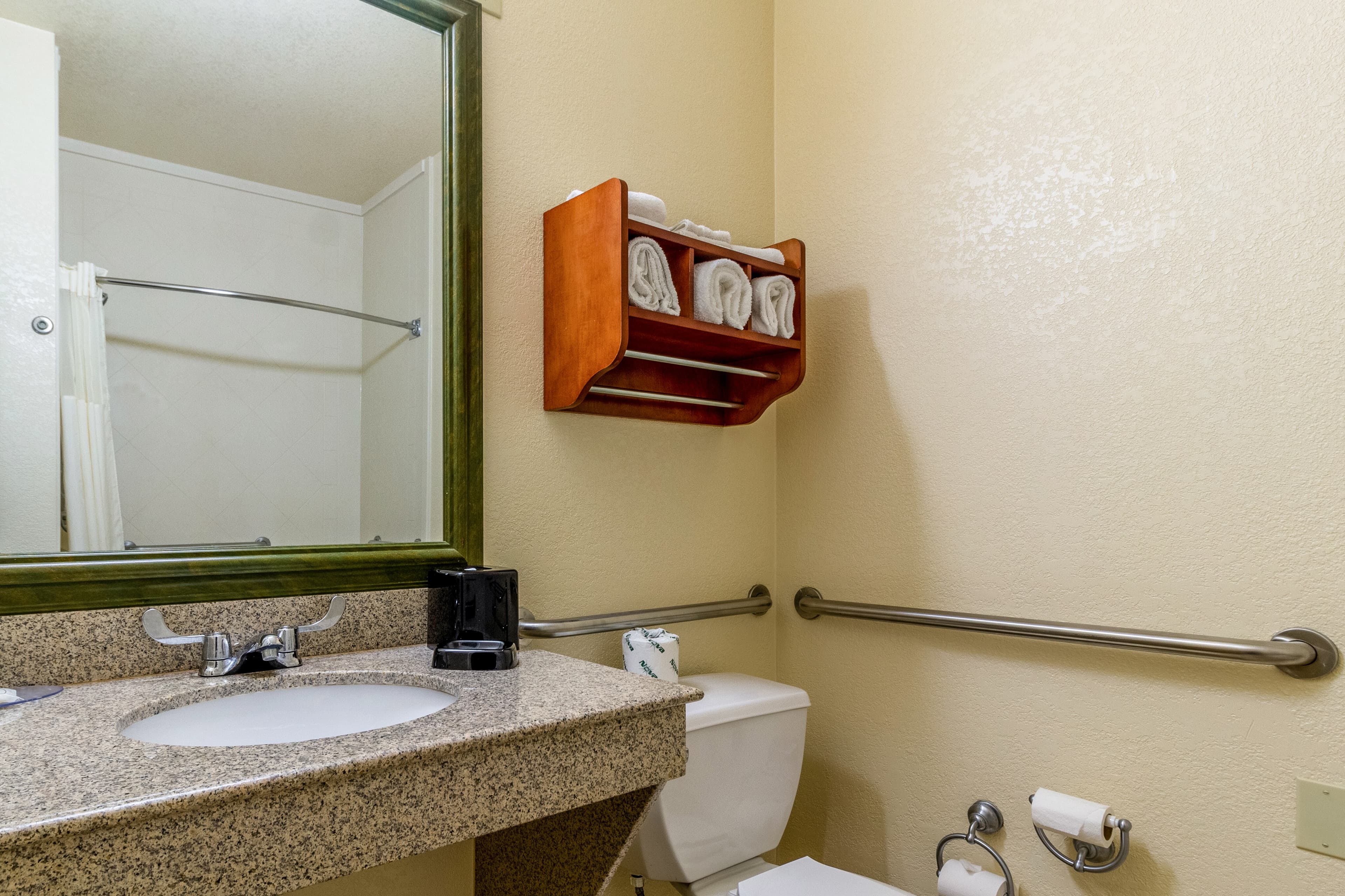 Quality Inn Texas City I-45 - Image 5