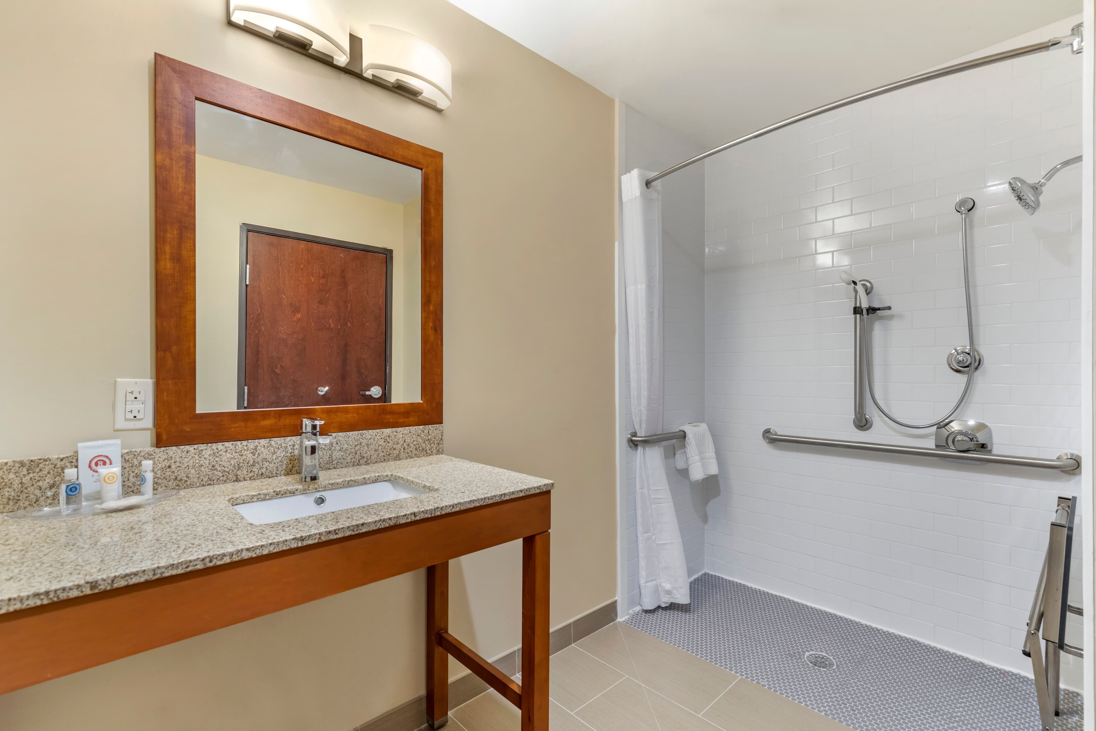 Comfort Suites San Antonio Ft. Sam Houston/SAMMC Area - Image 5