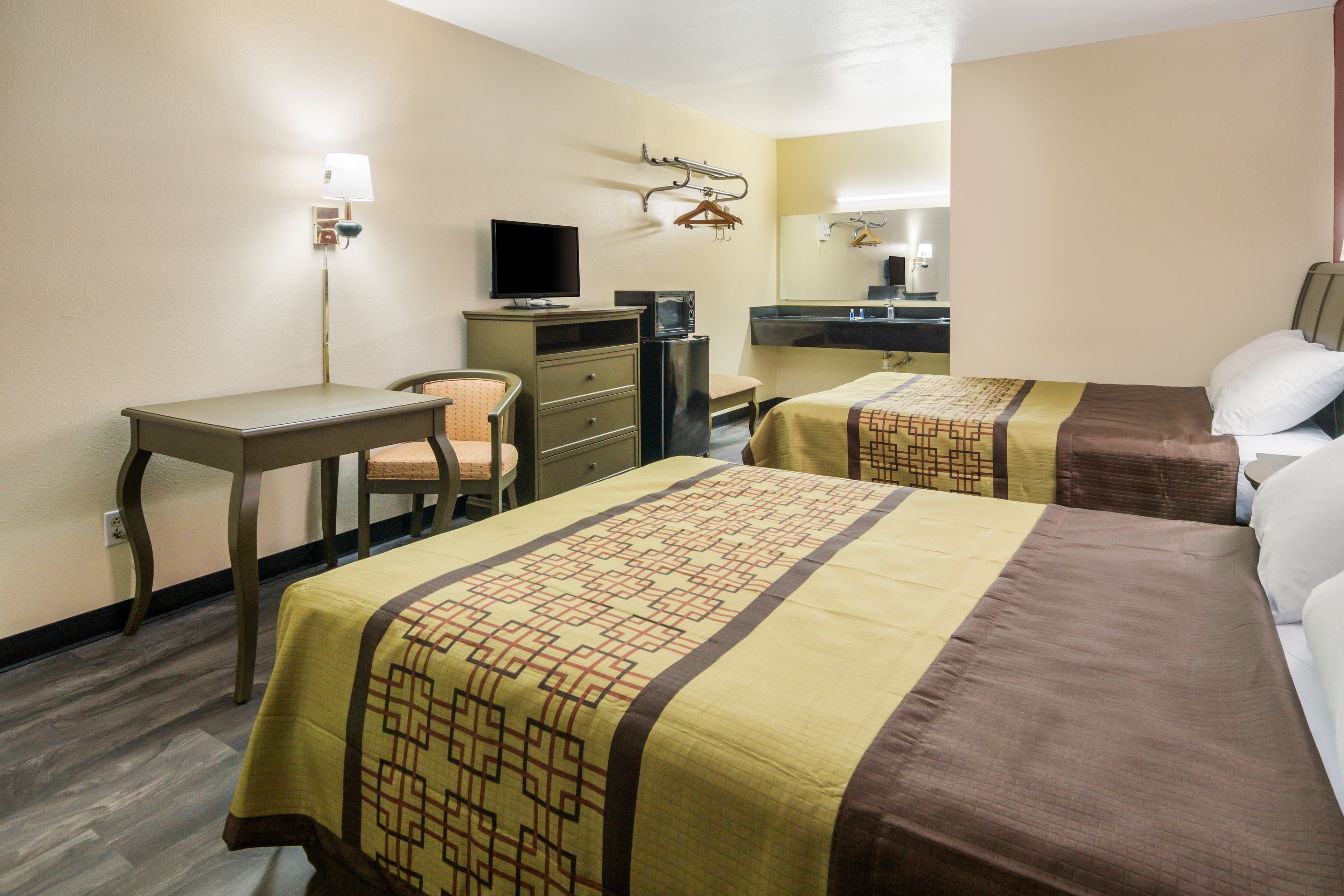 Rodeway Inn Ranger I-20 — 7
