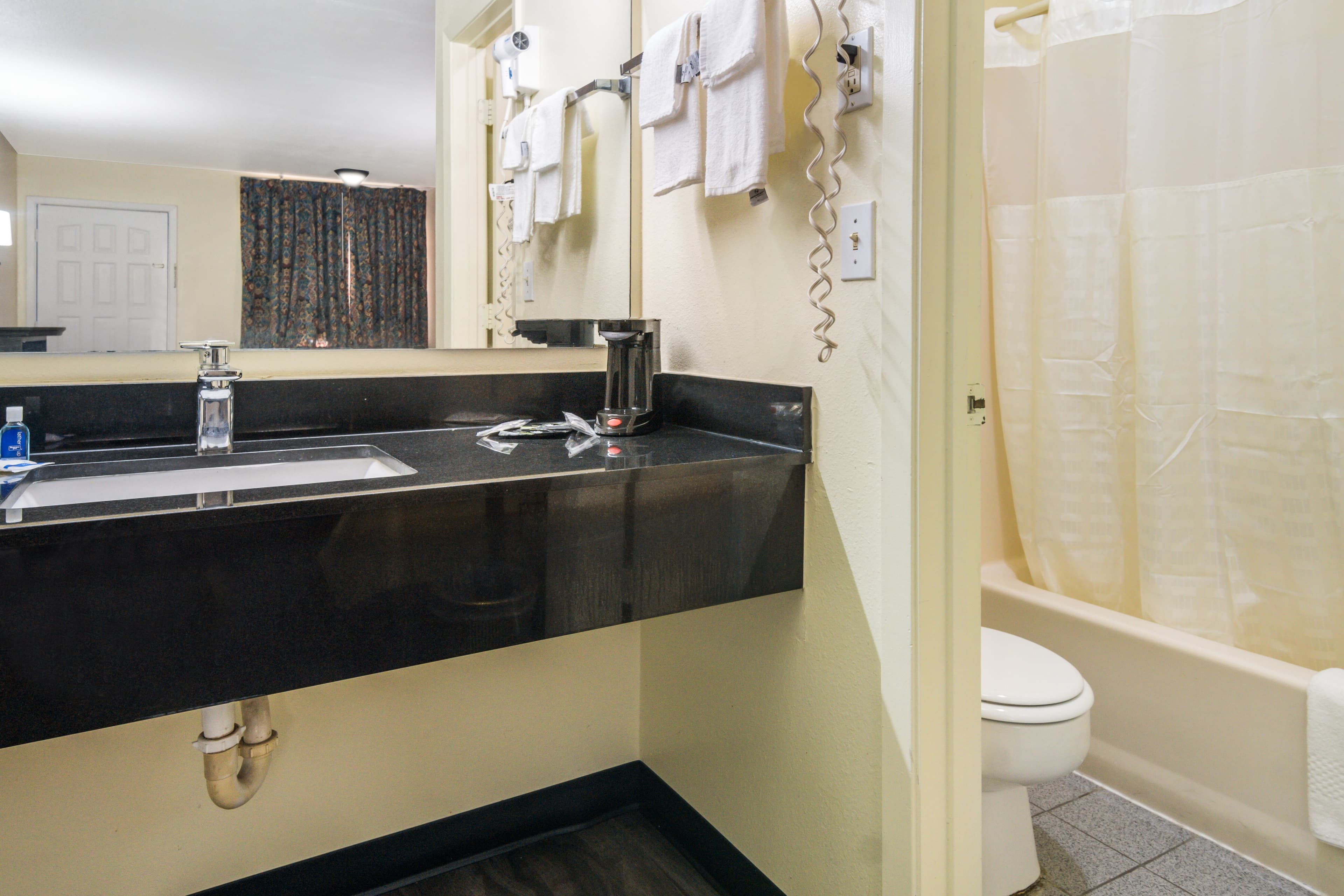 Rodeway Inn Ranger I-20 — 11