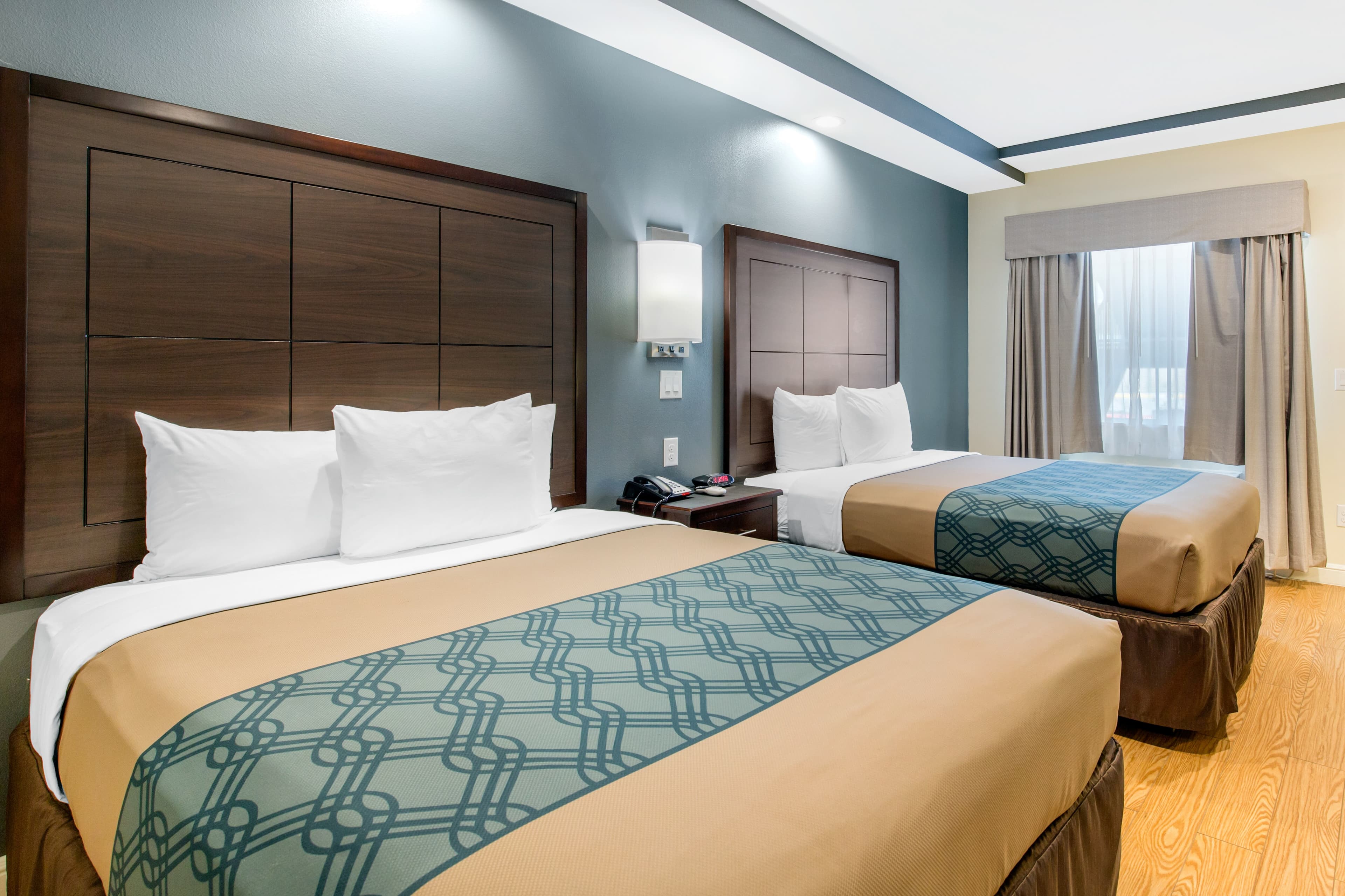 Econo Lodge Inn & Suites Houston Willowbrook — 21