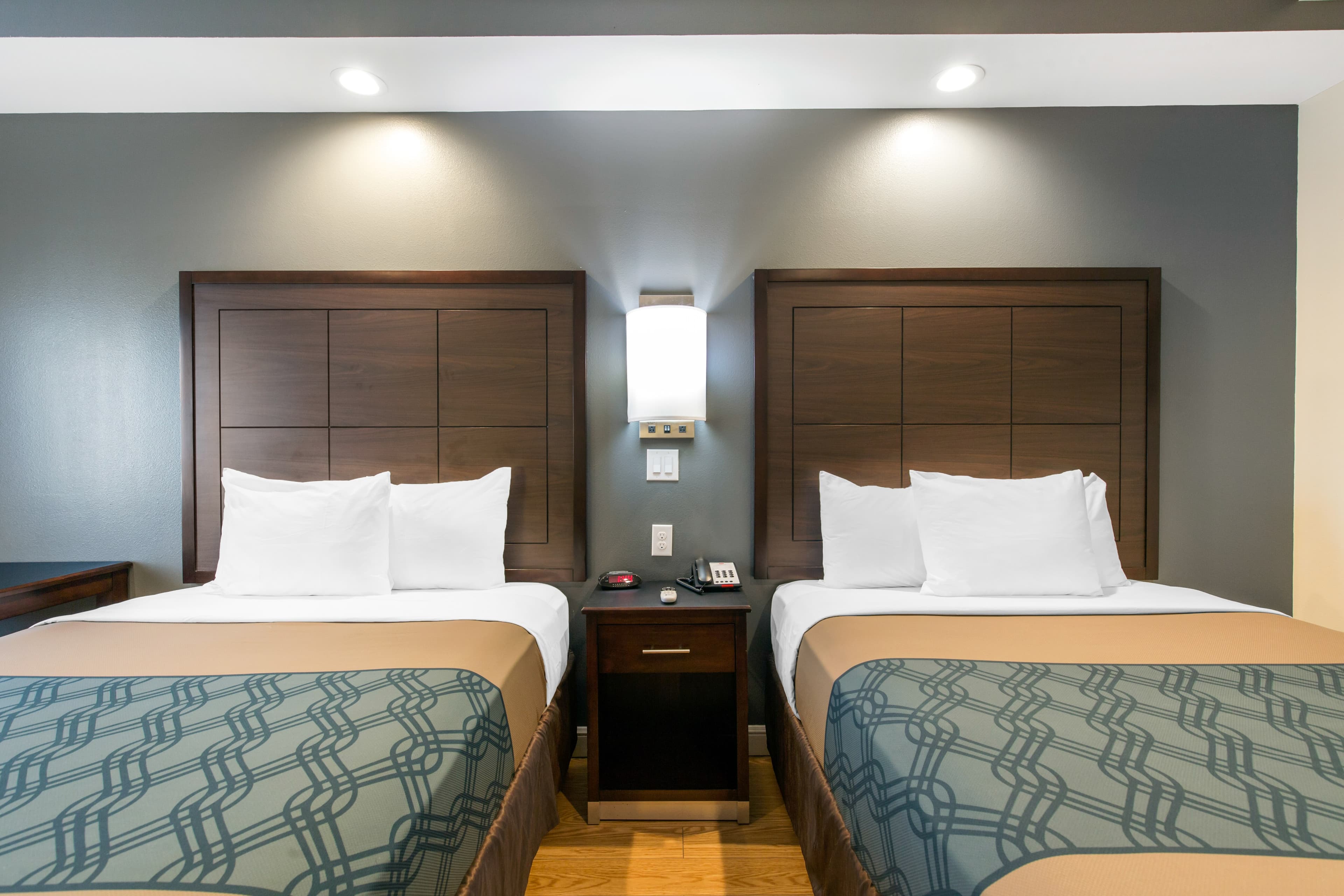 Econo Lodge Inn & Suites Houston Willowbrook — 15