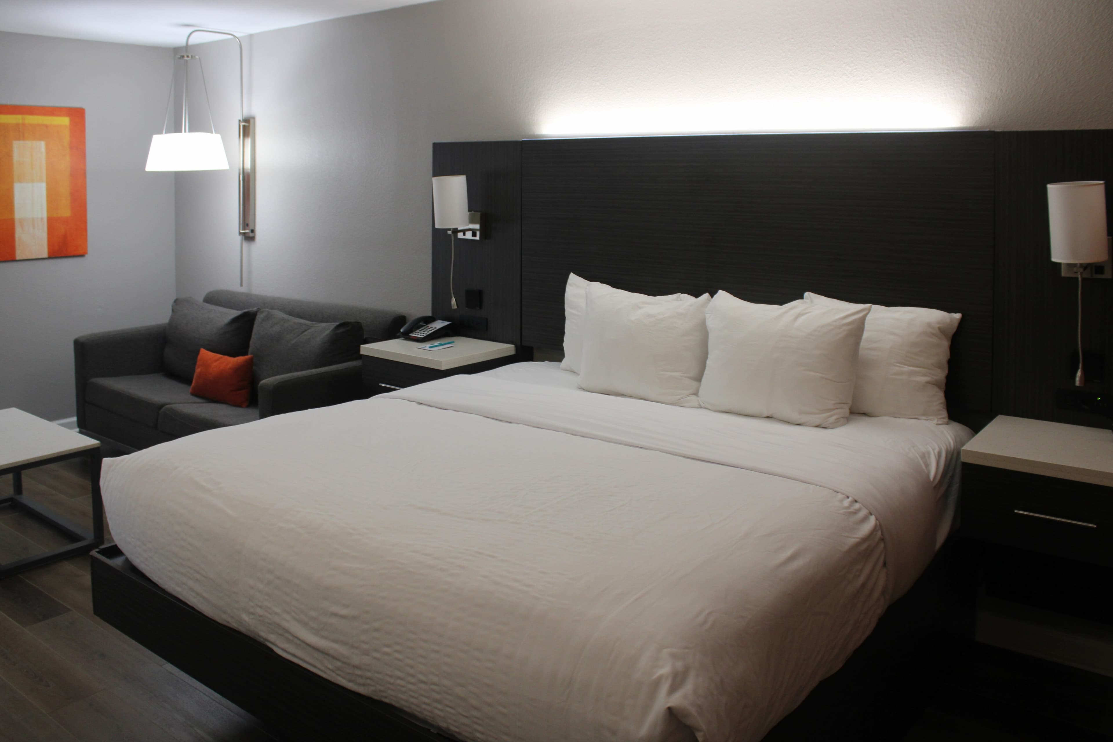 Clarion Pointe Marshall — 10