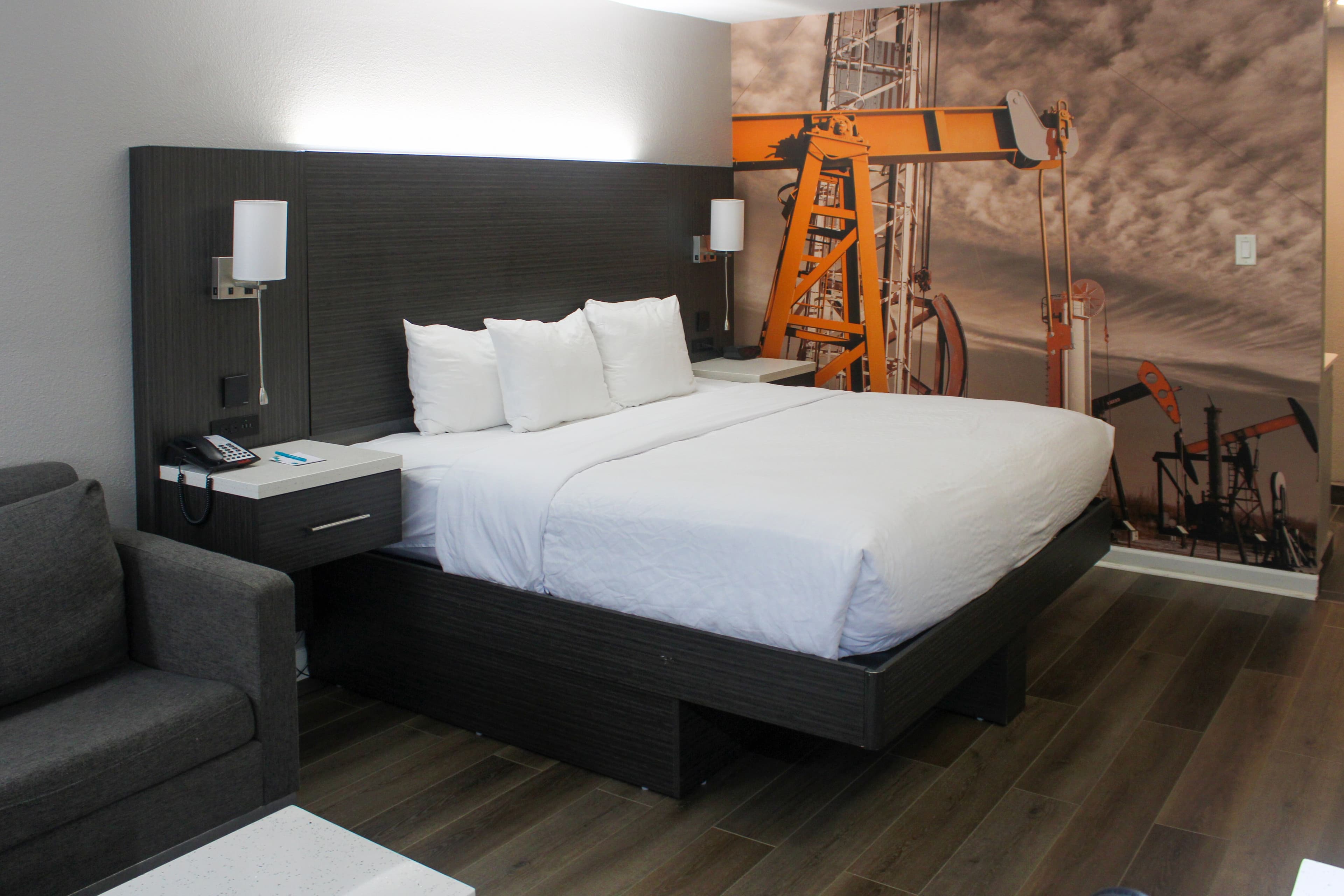 Clarion Pointe Marshall - Image 2