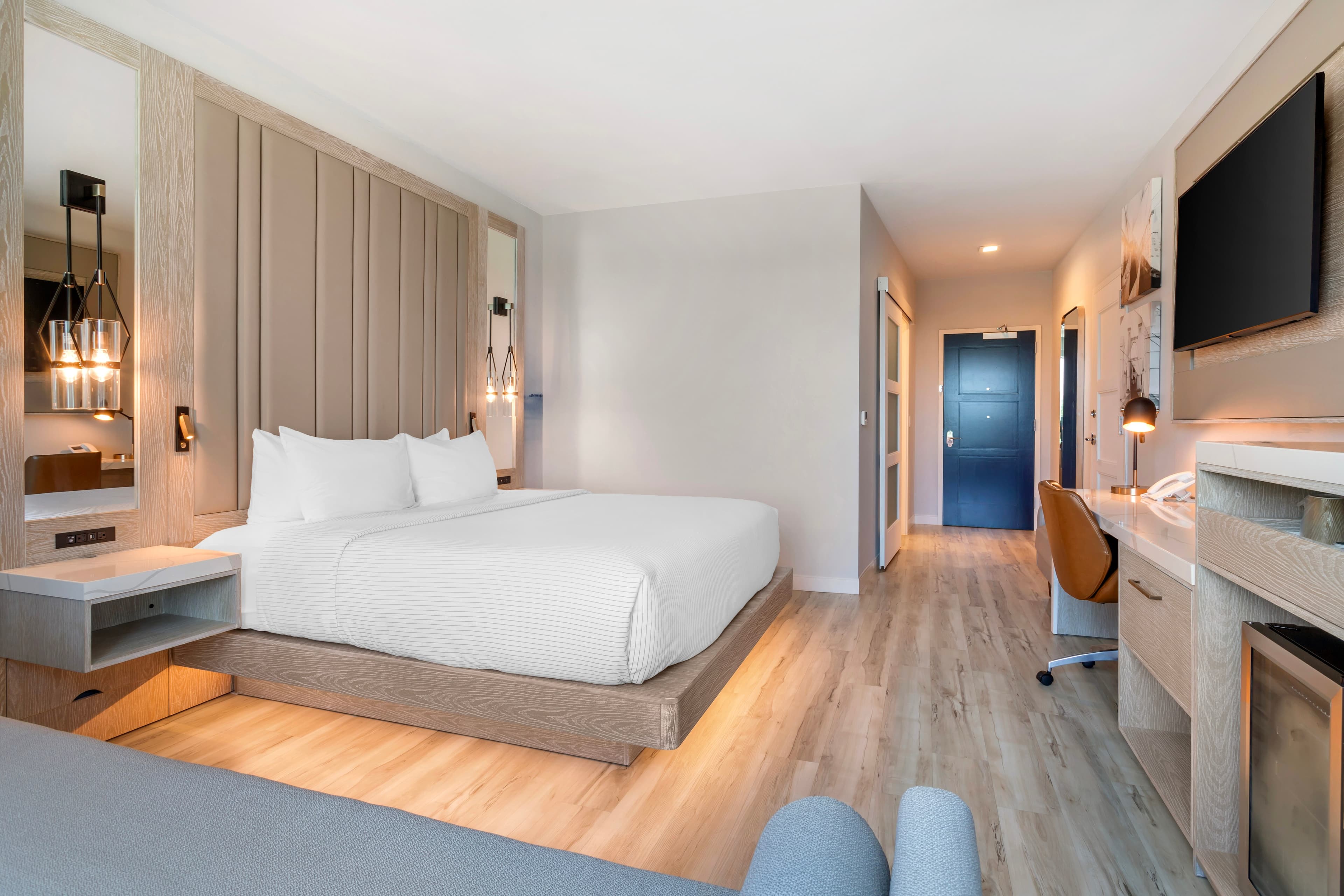 Cambria Hotel Waco University Riverfront - Image 4