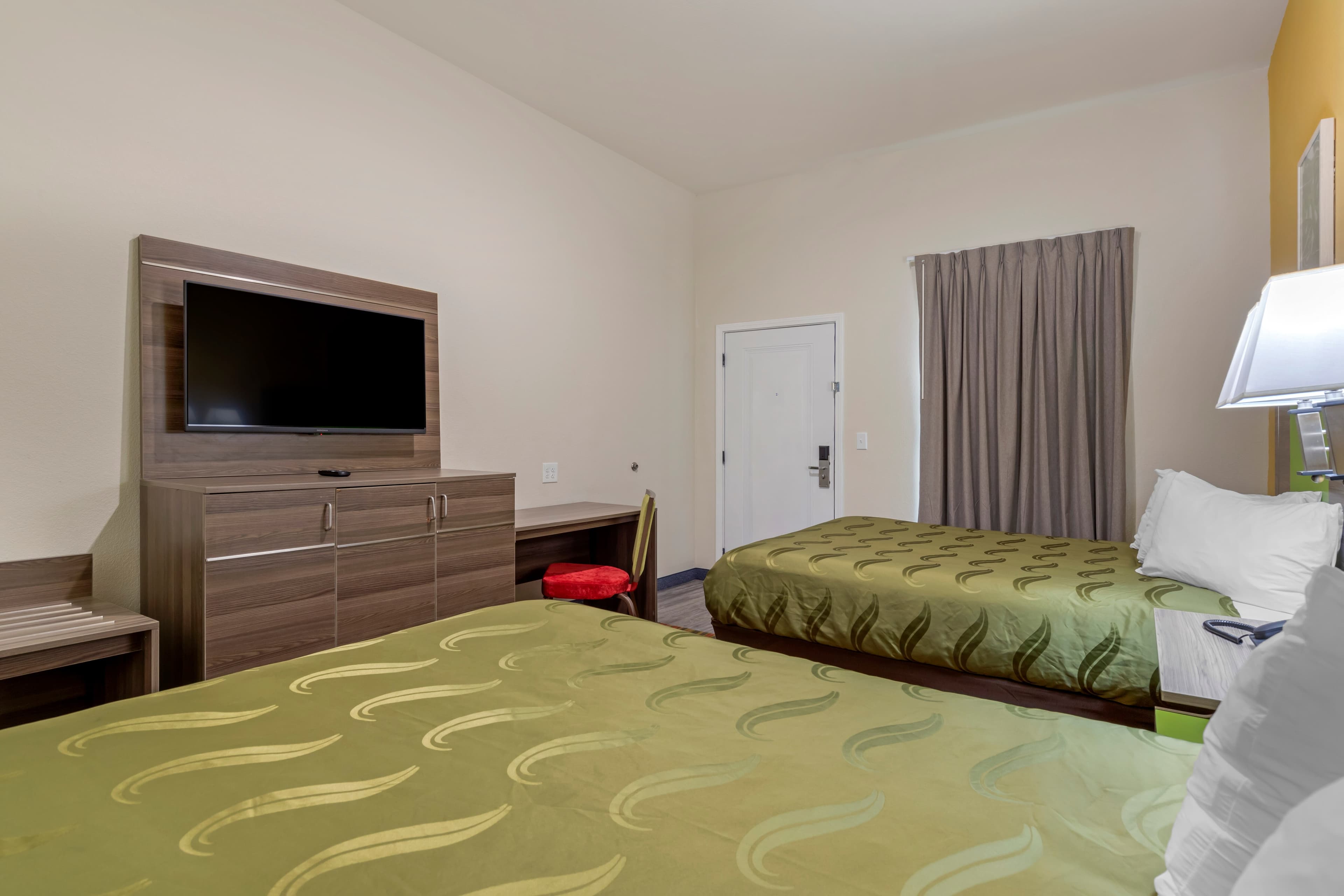 Quality Inn & Suites Elgin — 8