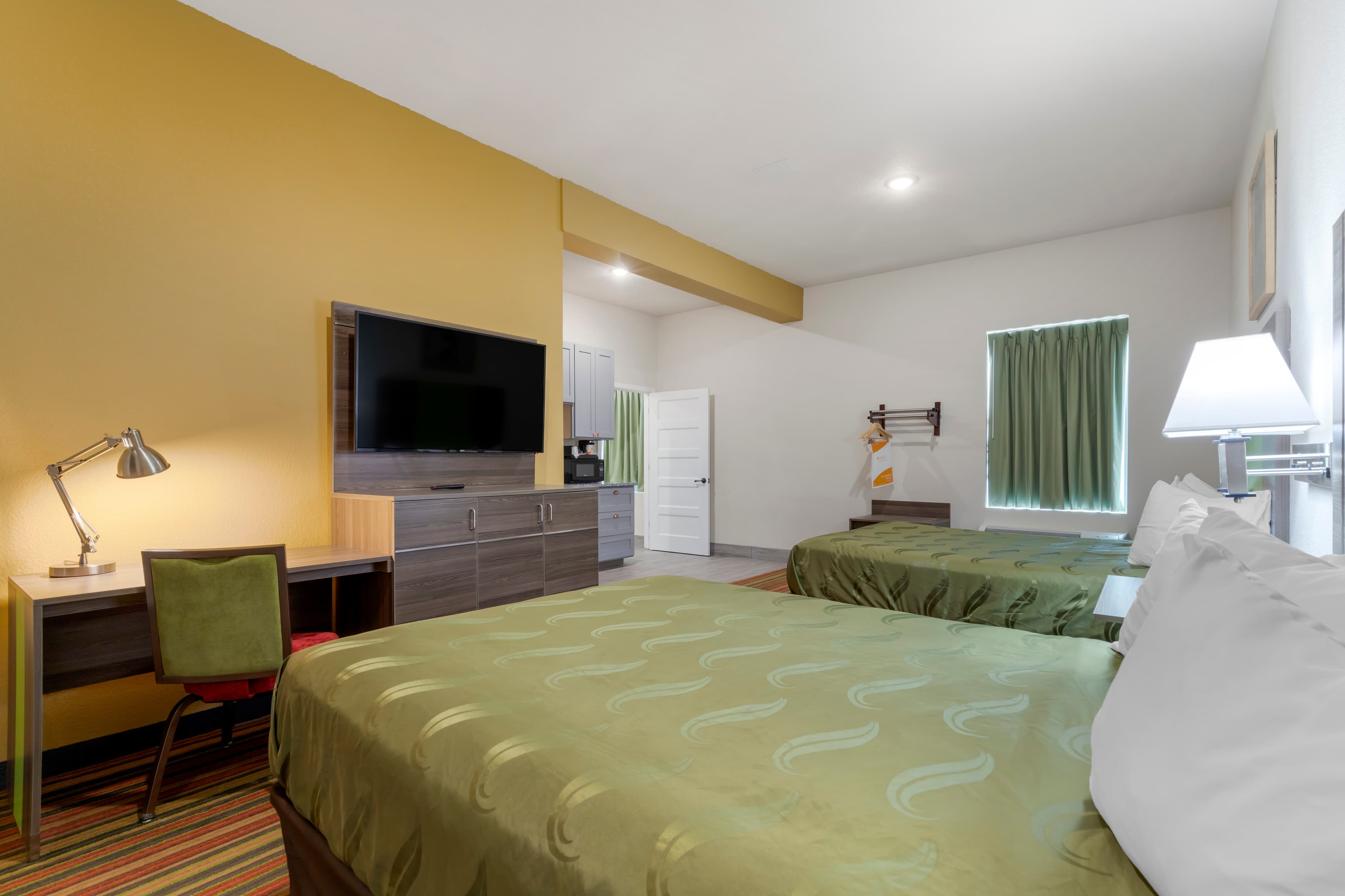 Quality Inn & Suites Elgin — 22