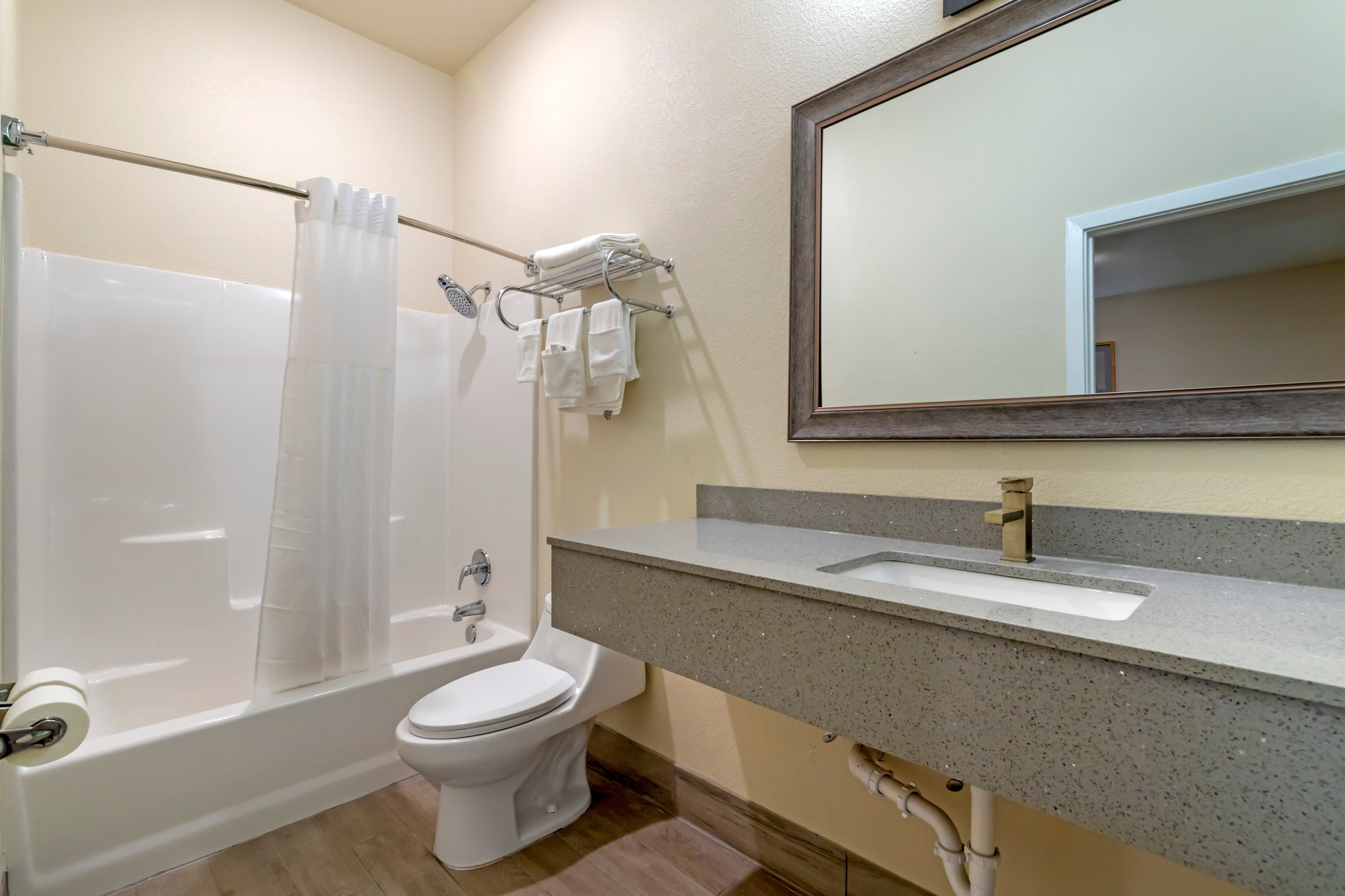 Quality Inn & Suites Elgin — 25