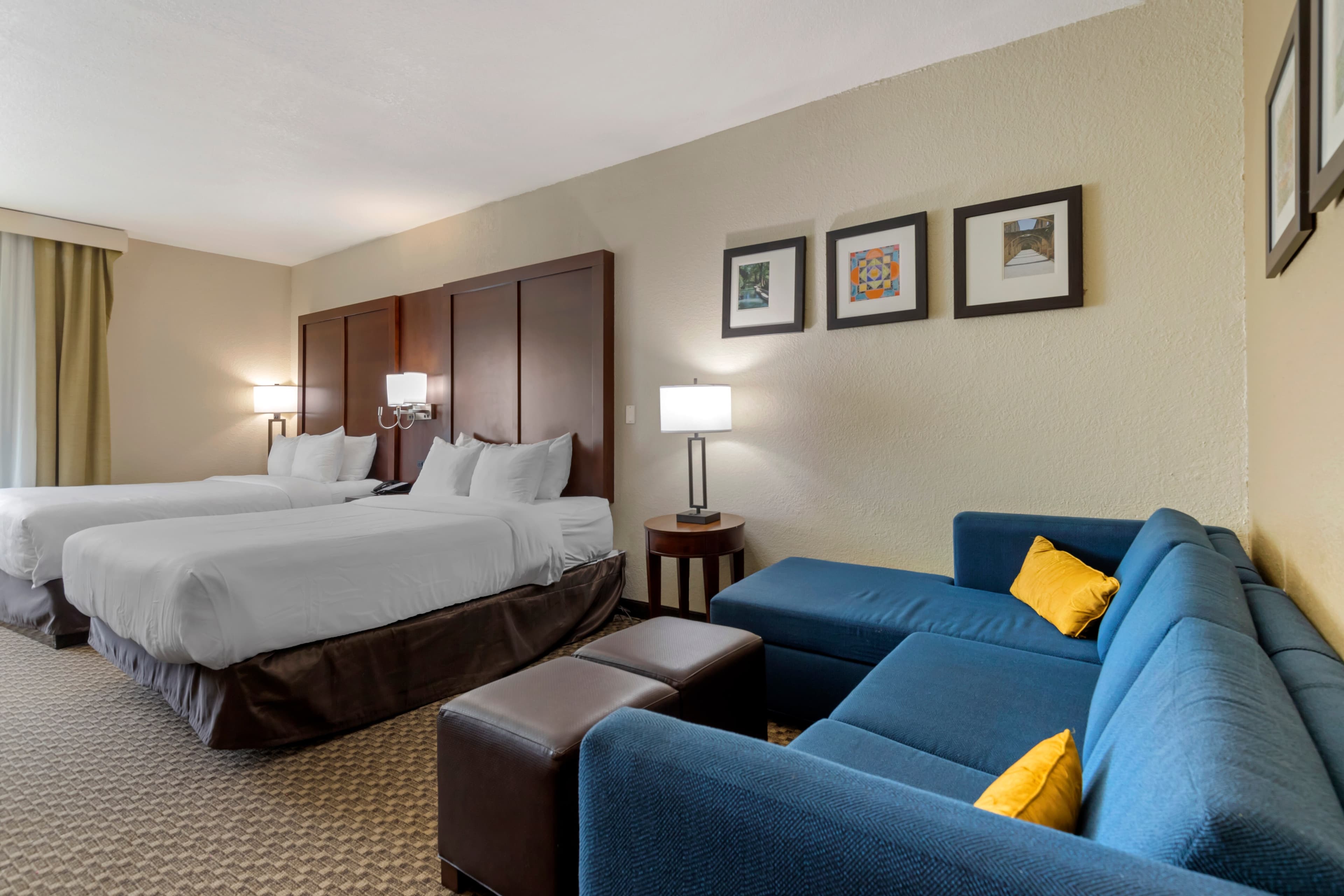 Comfort Inn & Suites Near Six Flags & Medical Center — 38