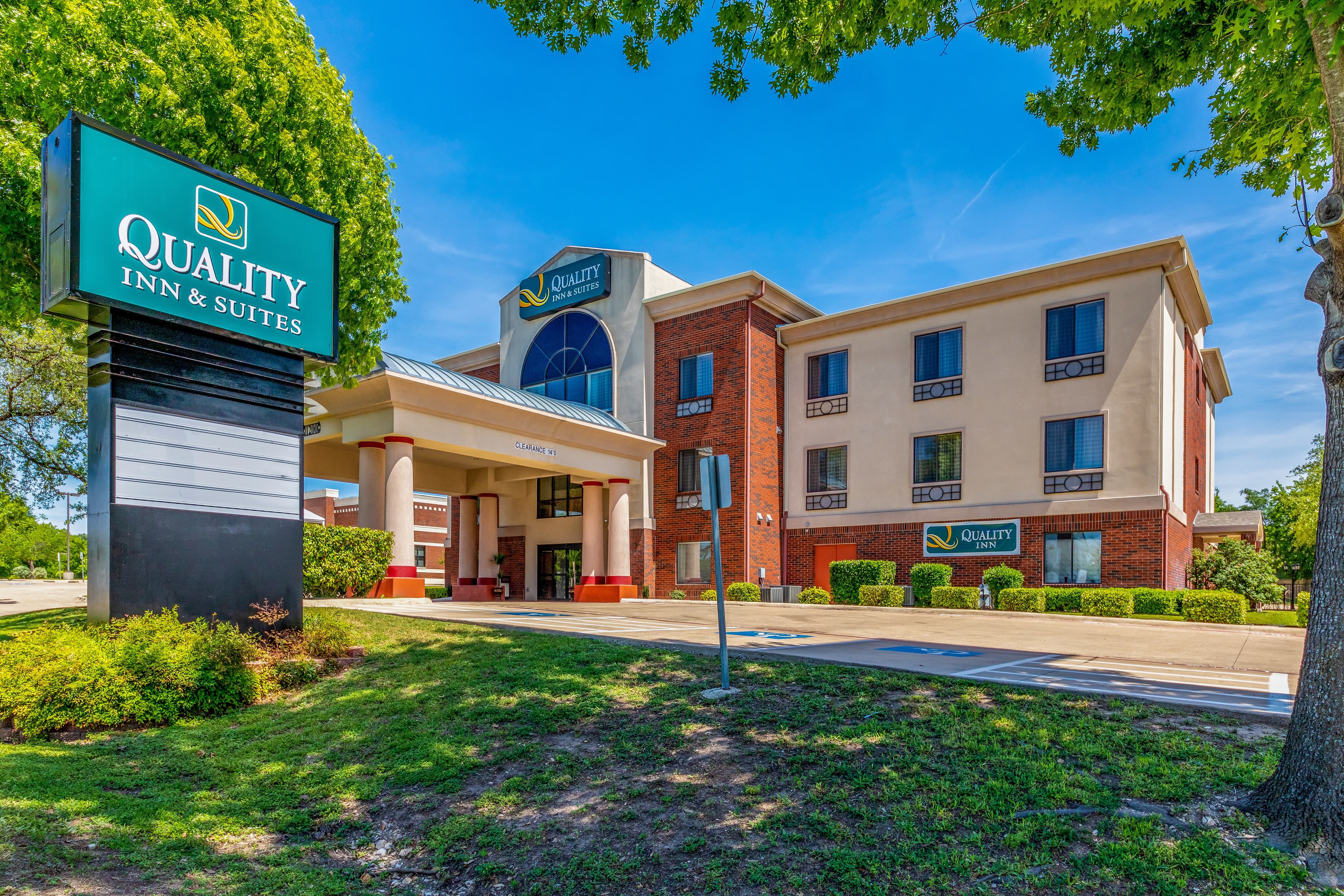 Quality Inn & Suites Lampasas - Image 1
