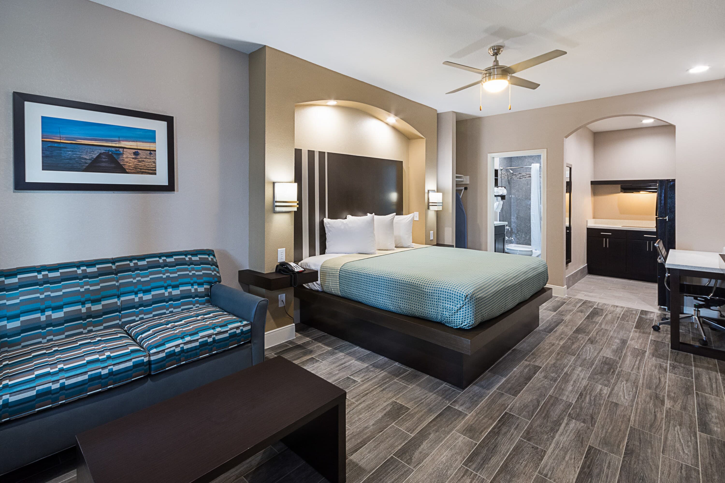 Econo Lodge Inn & Suites Houston NW-Cy-Fair - Image 3