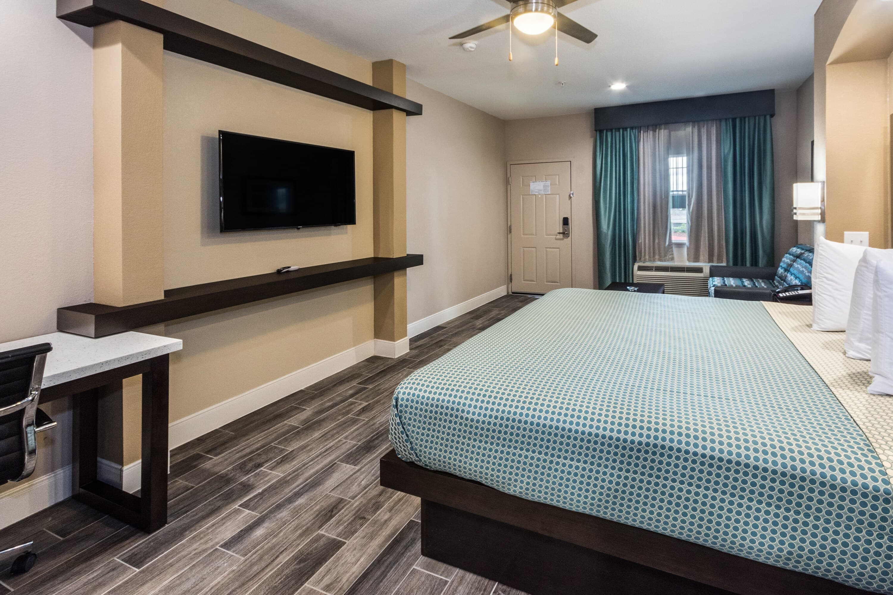 Econo Lodge Inn & Suites Houston NW-Cy-Fair - Image 4
