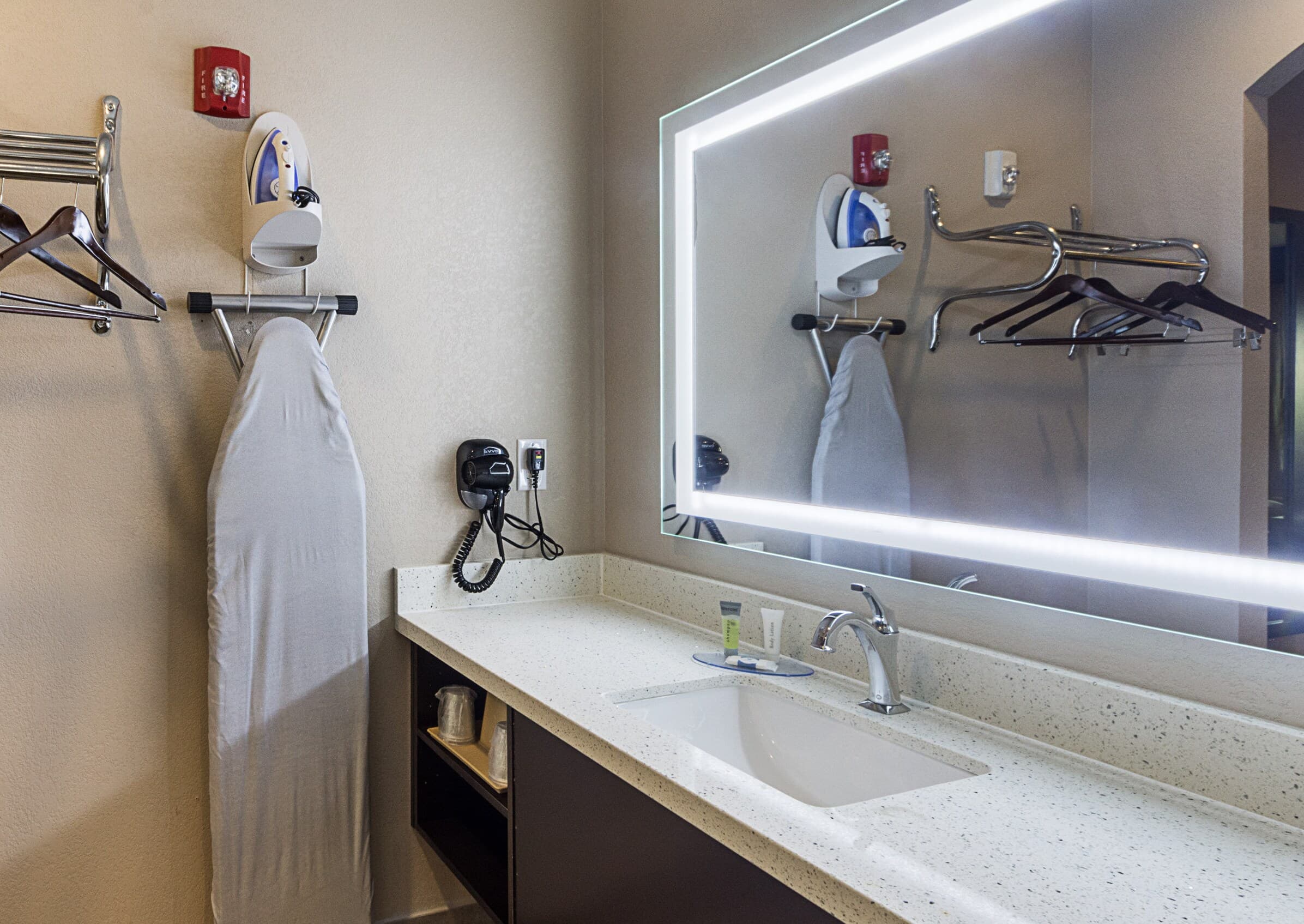 Econo Lodge Inn & Suites Houston NW-Cy-Fair — 20