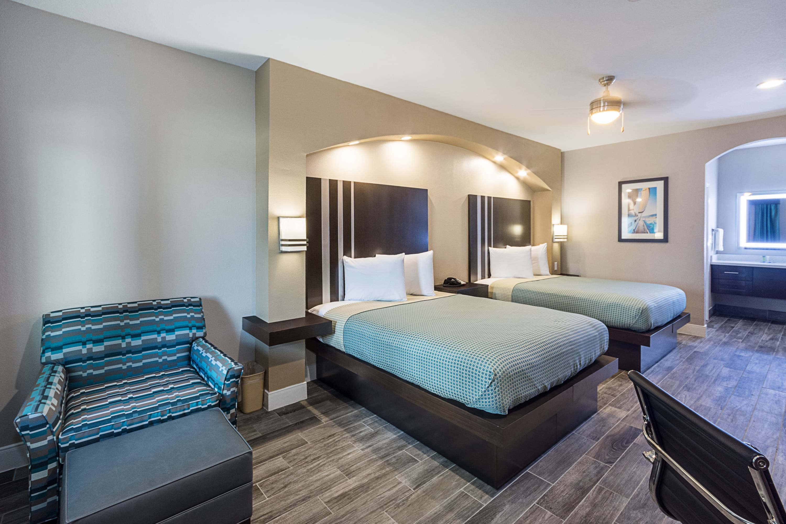 Econo Lodge Inn & Suites Houston NW-Cy-Fair — 17