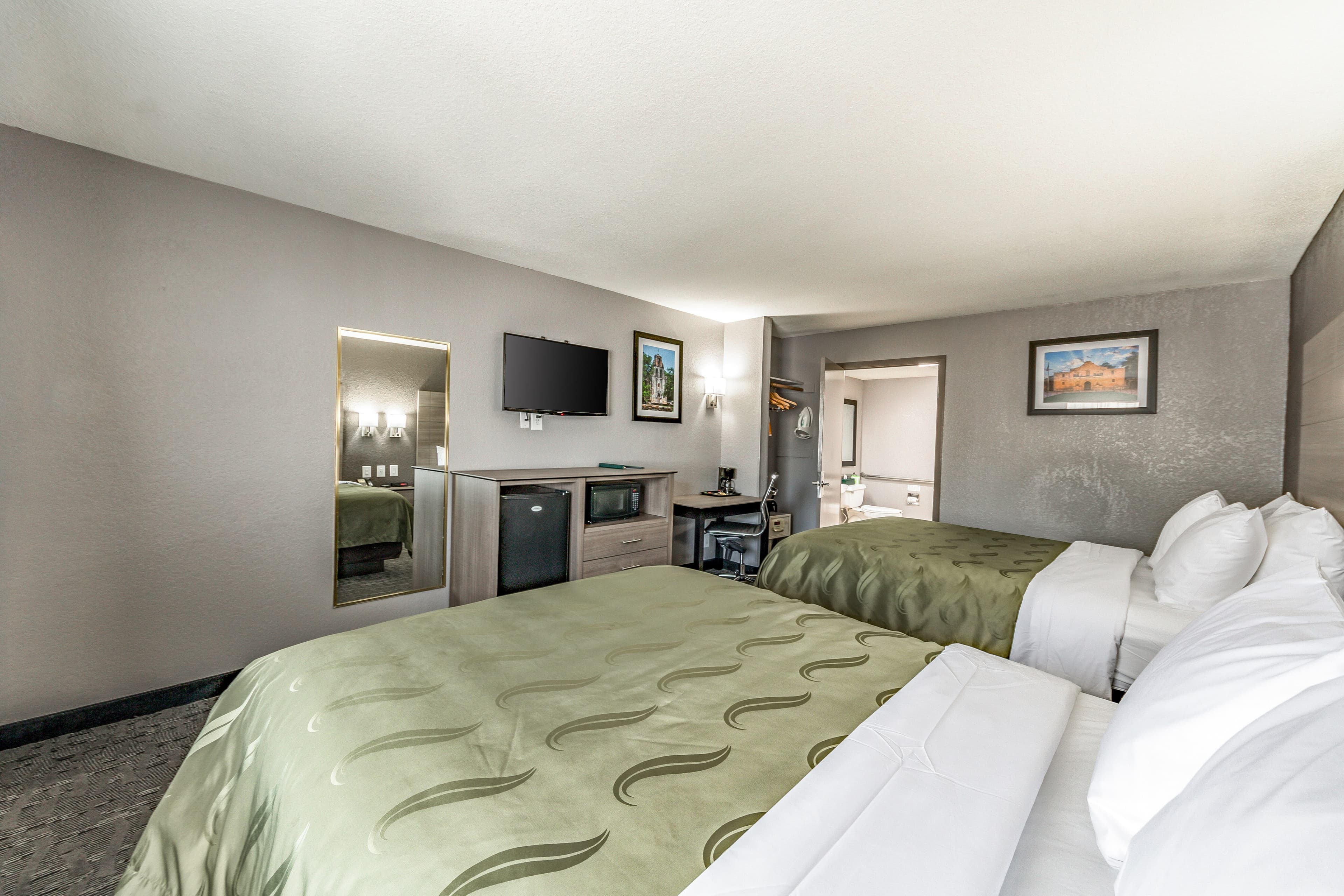 Quality Inn I-10 East near Frost Bank Center — 8