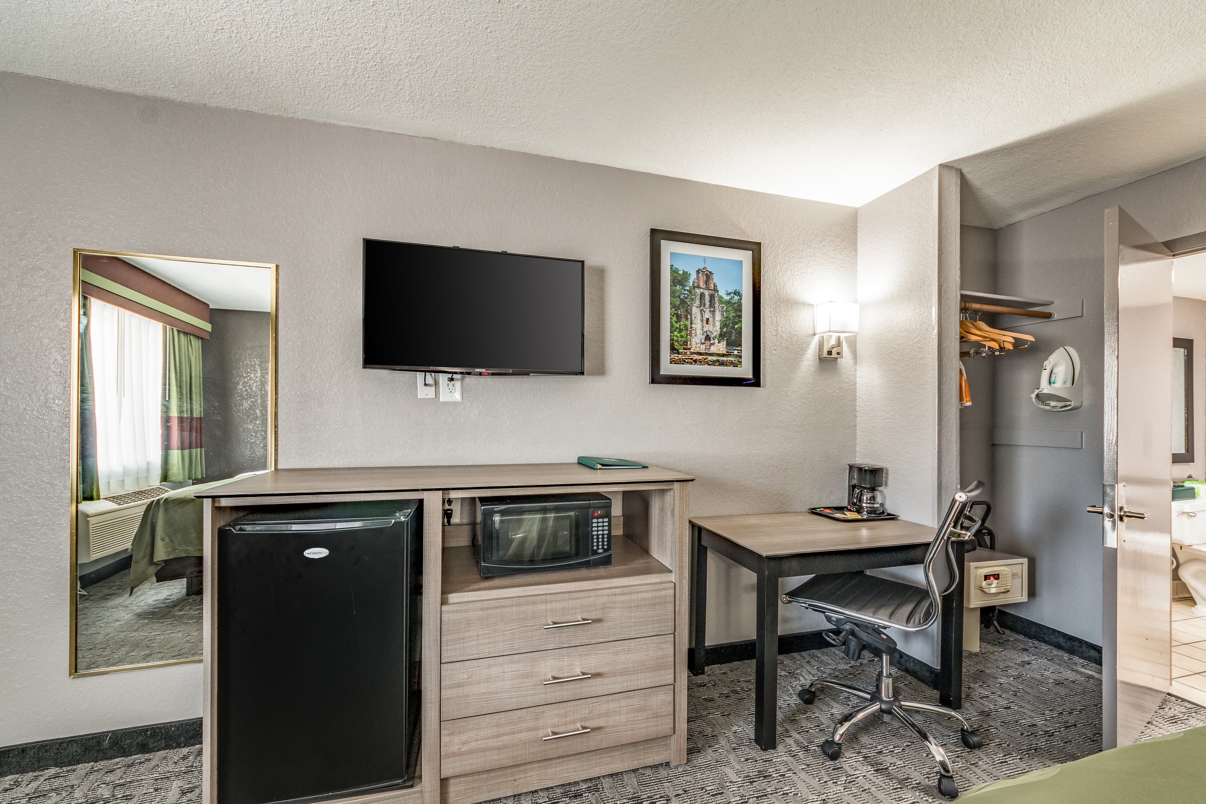 Quality Inn I-10 East near Frost Bank Center — 9