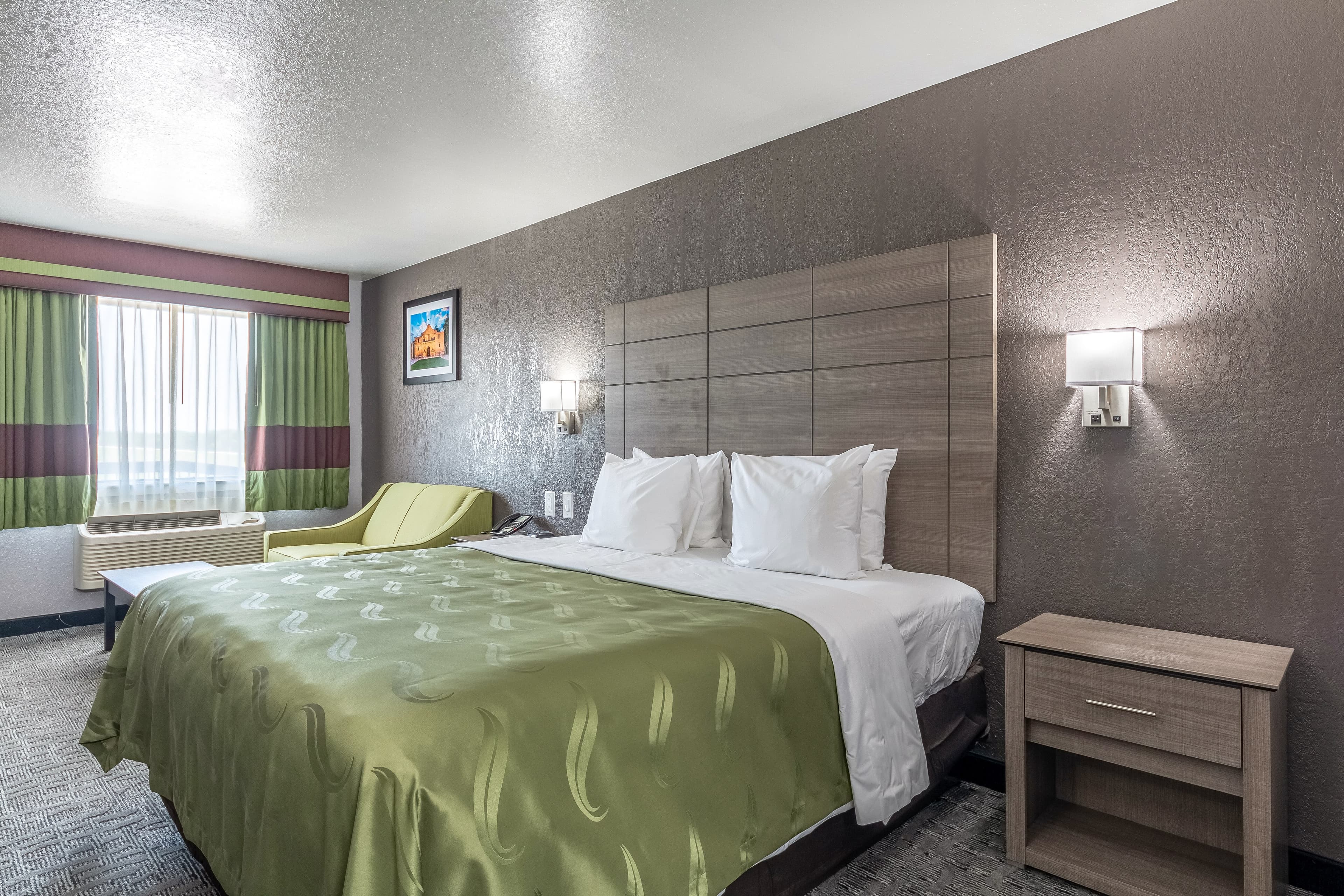 Quality Inn I-10 East near Frost Bank Center — 14