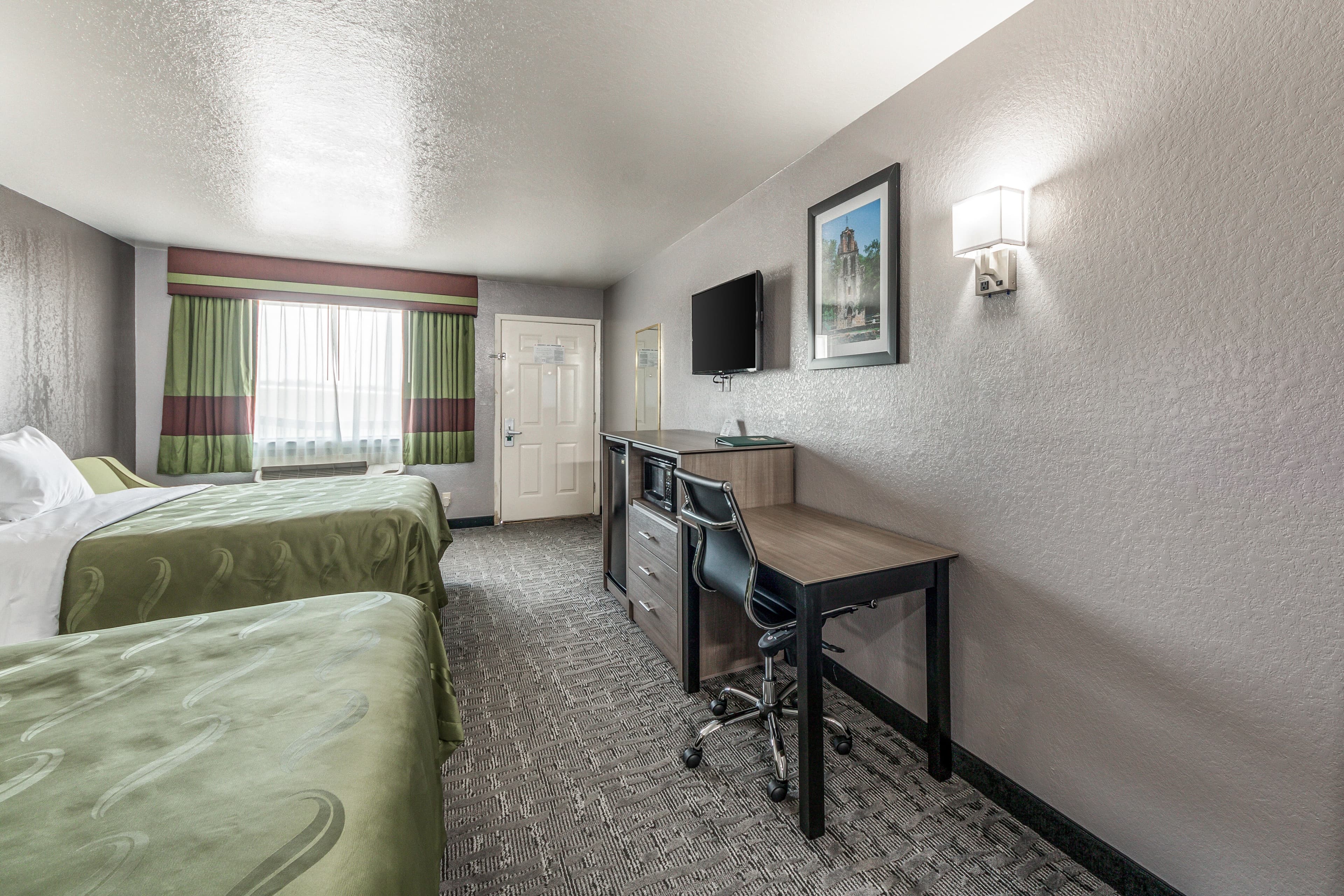 Quality Inn I-10 East near Frost Bank Center — 17