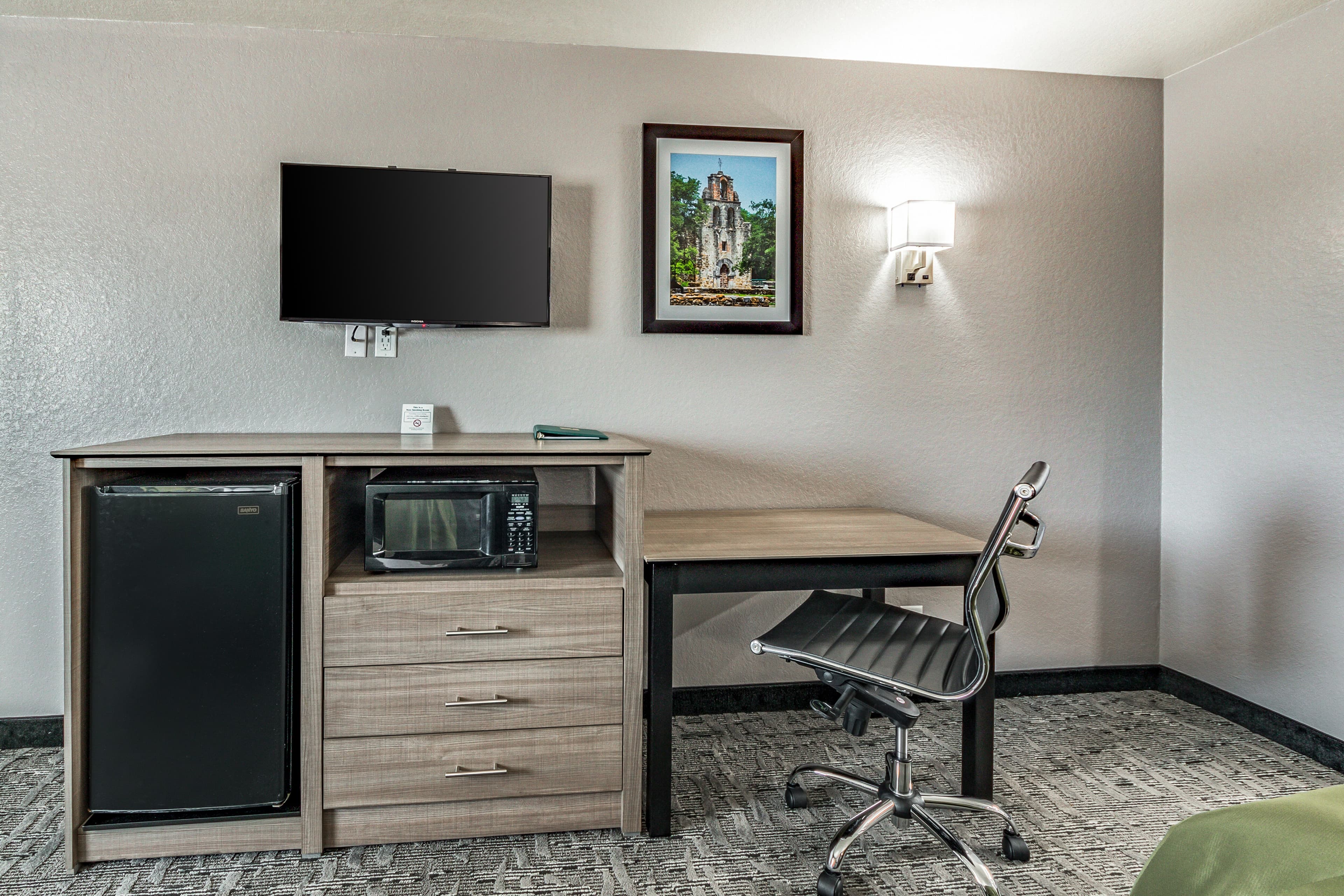 Quality Inn I-10 East near Frost Bank Center — 19
