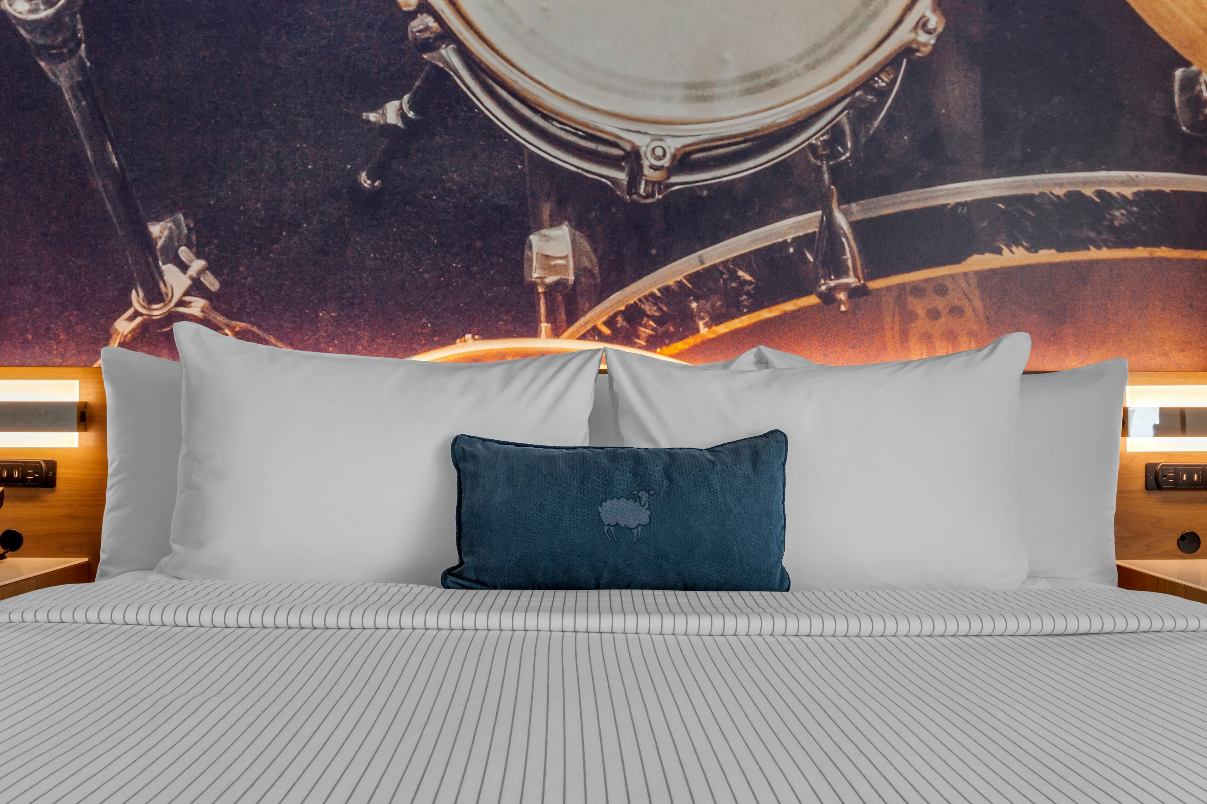 Cambria Hotel Austin Airport — 20