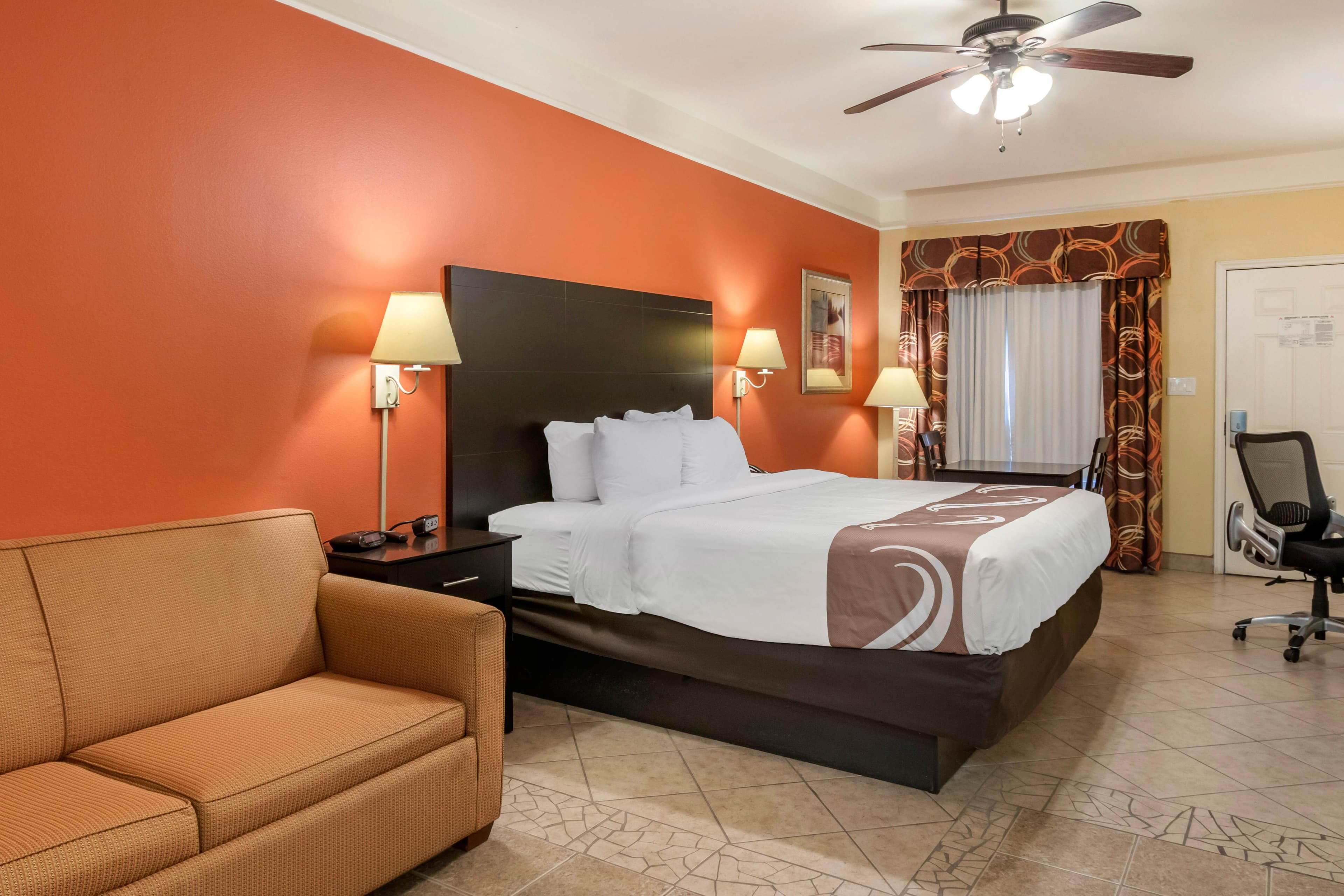 Quality Inn & Suites at The Outlets Mercedes/Weslaco — 6