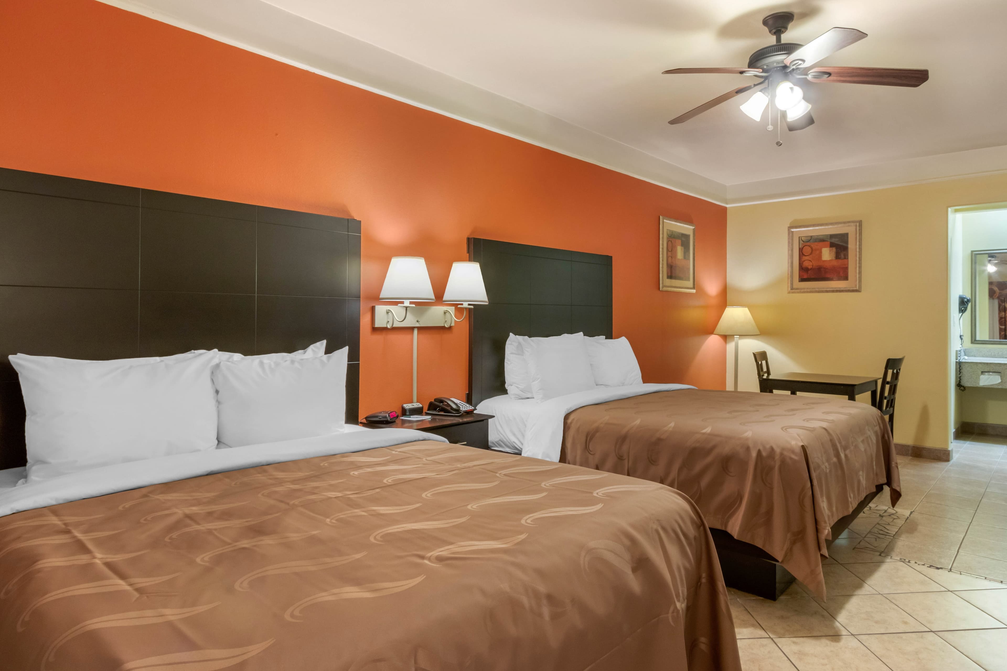 Quality Inn & Suites at The Outlets Mercedes/Weslaco - Image 2