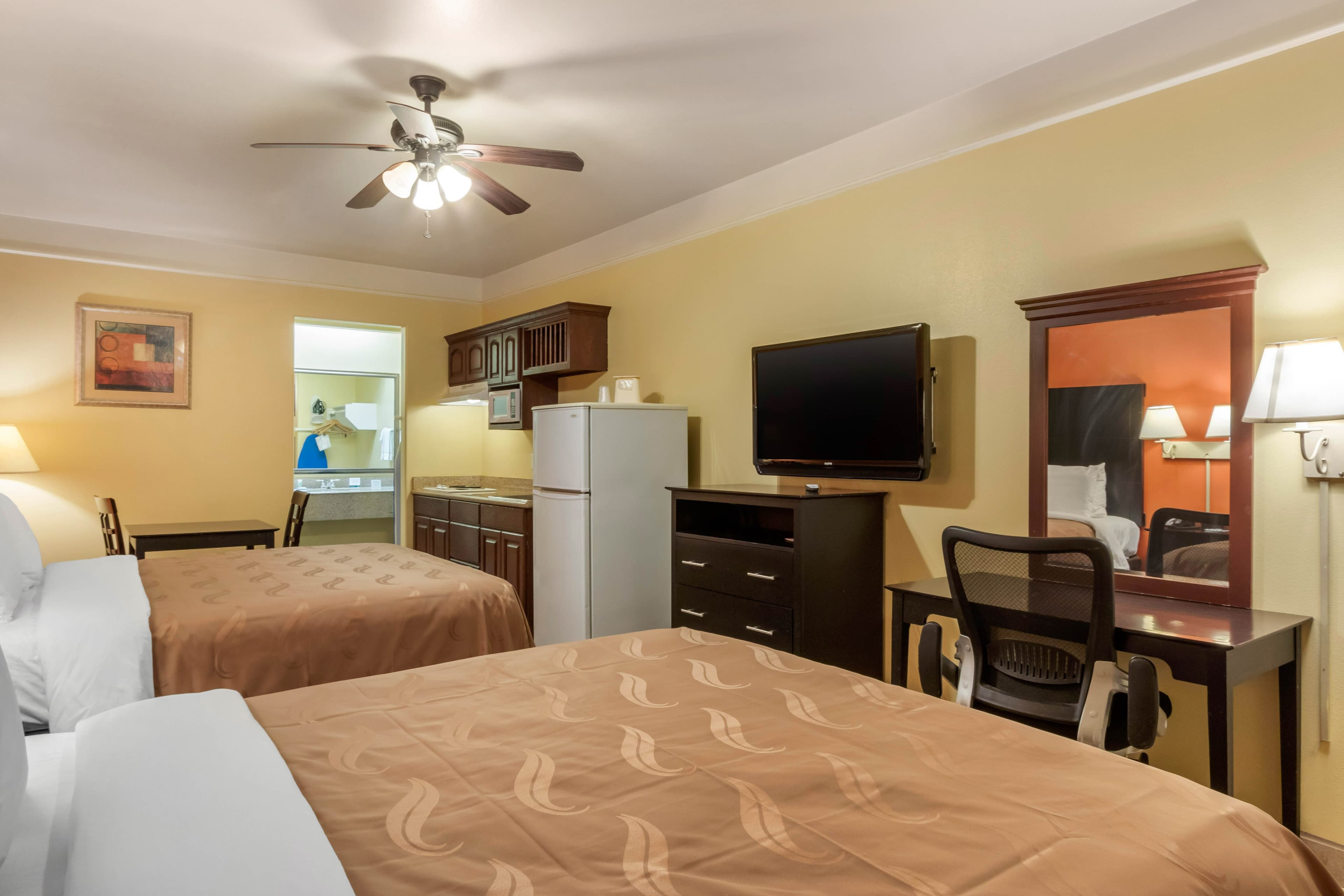 Quality Inn & Suites at The Outlets Mercedes/Weslaco — 9