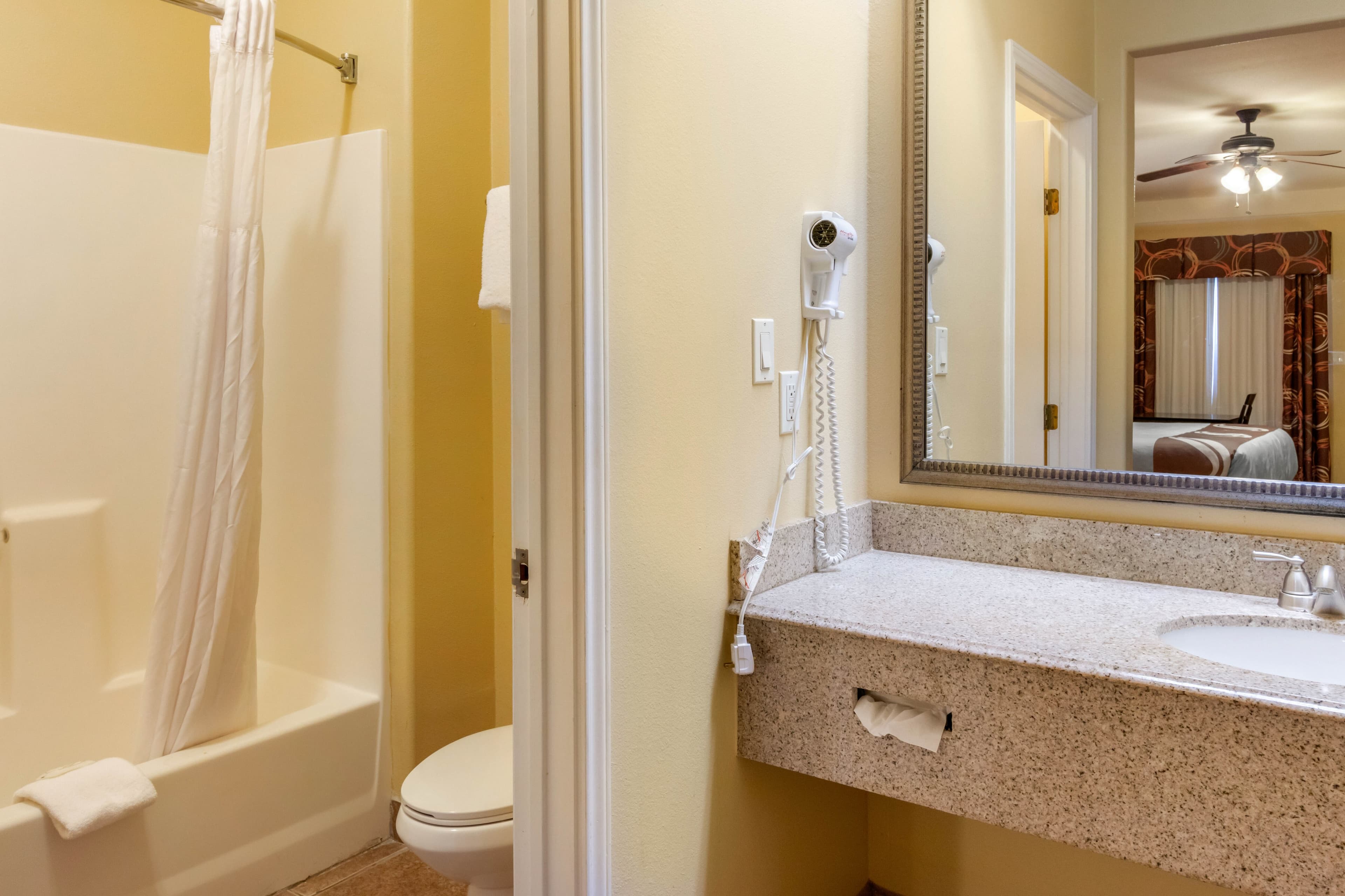 Quality Inn & Suites at The Outlets Mercedes/Weslaco — 20