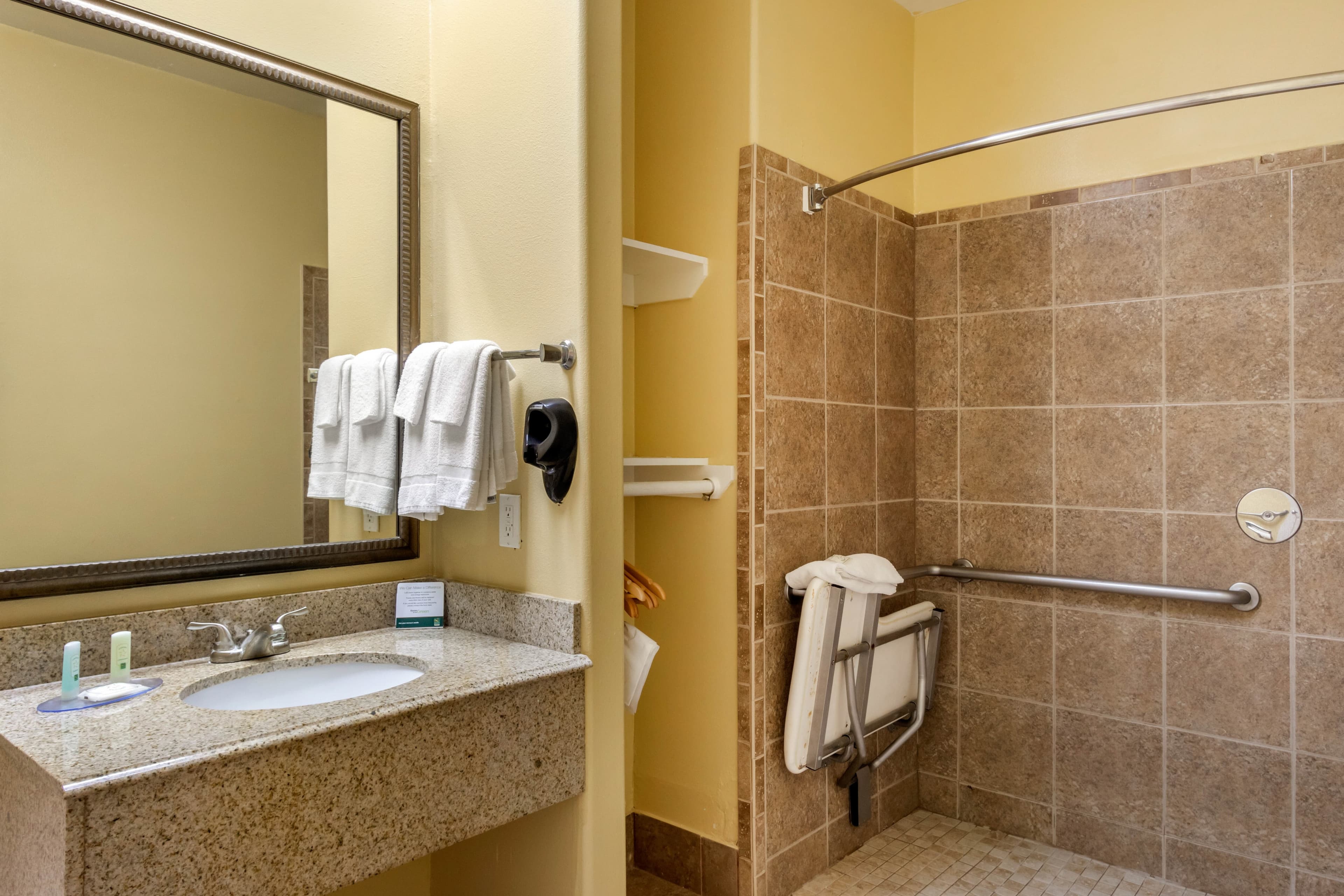 Quality Inn & Suites at The Outlets Mercedes/Weslaco — 14