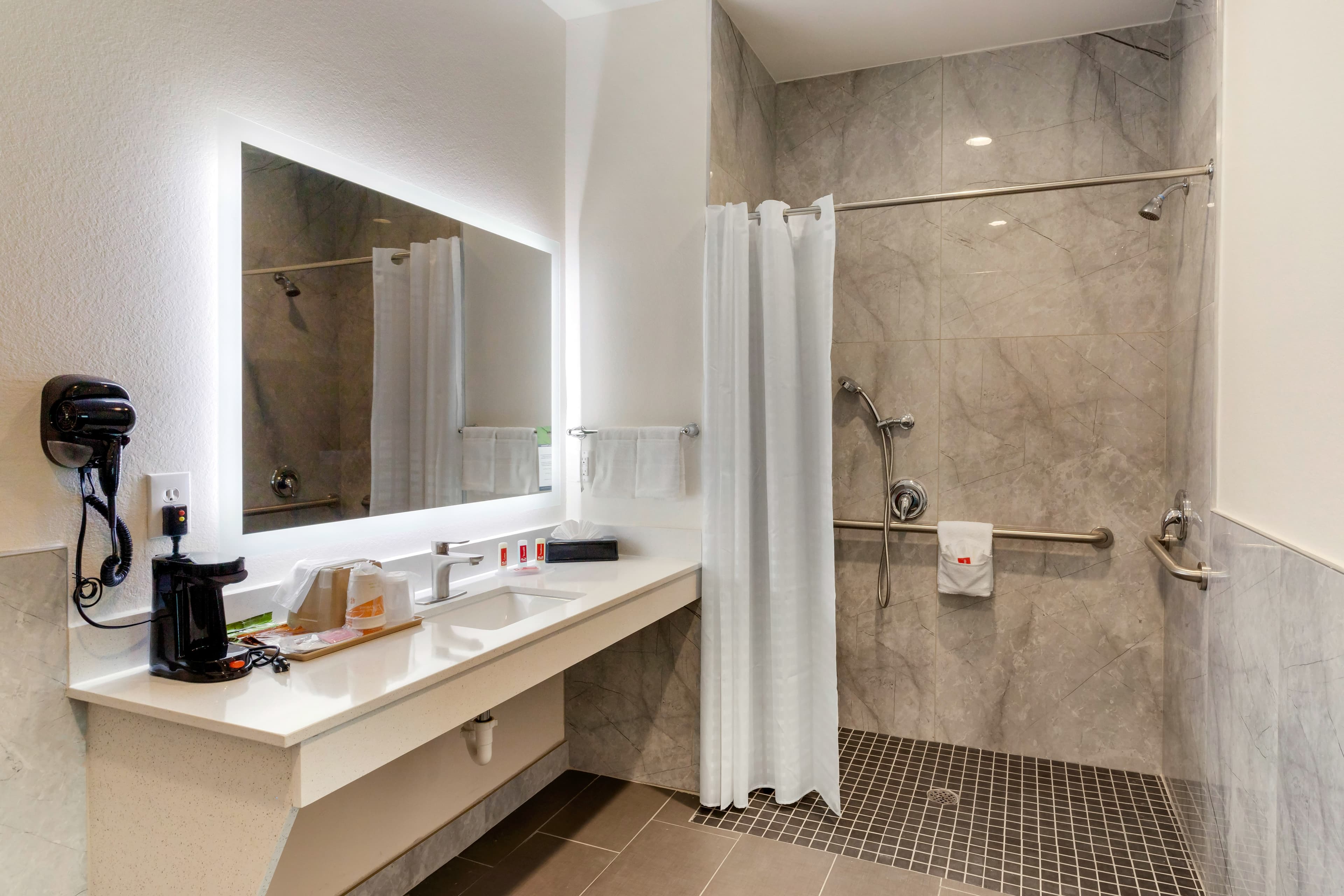 Econo Lodge Houston Northwest - Cypress — 14