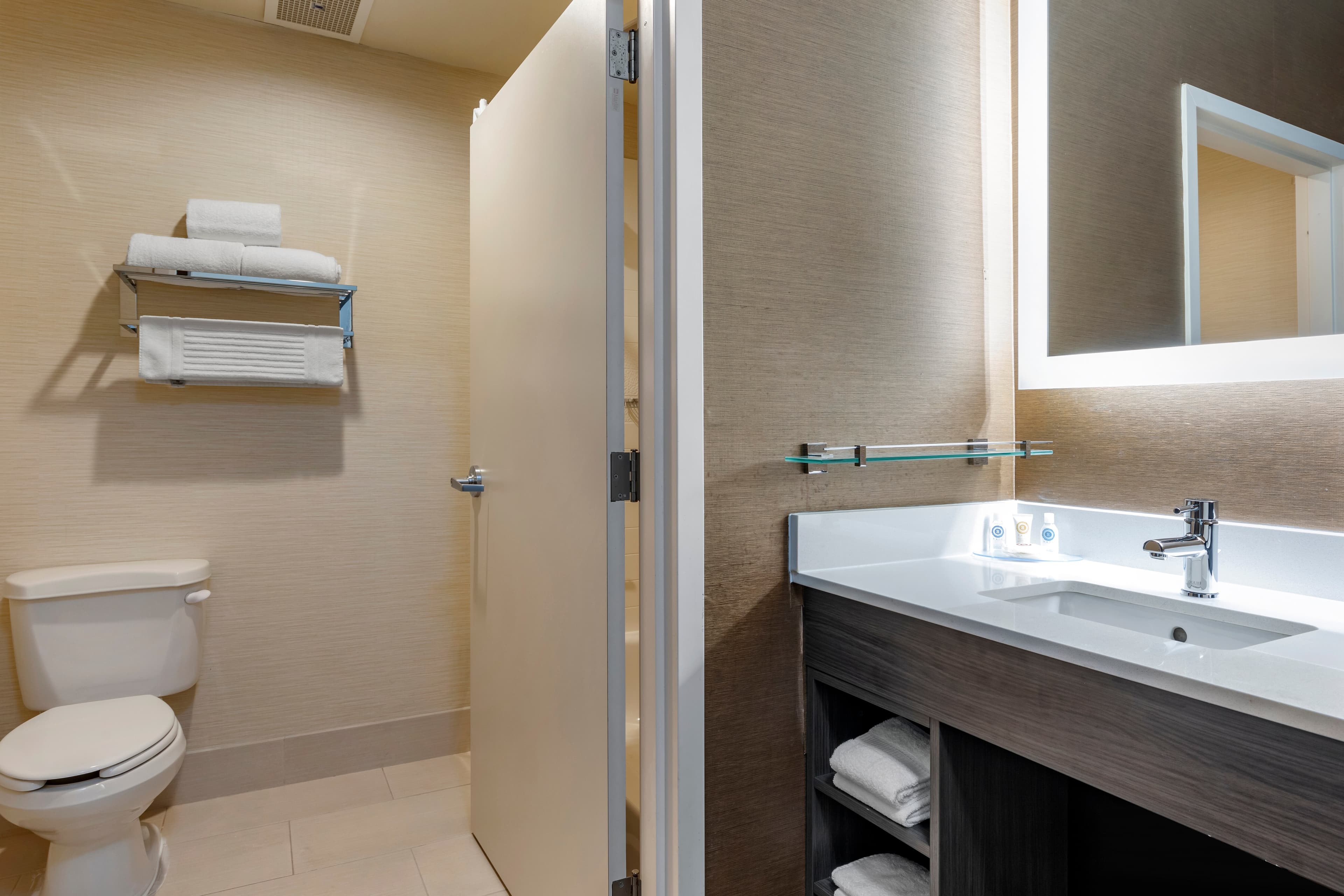 Comfort Inn & Suites North Dallas-Addison — 33