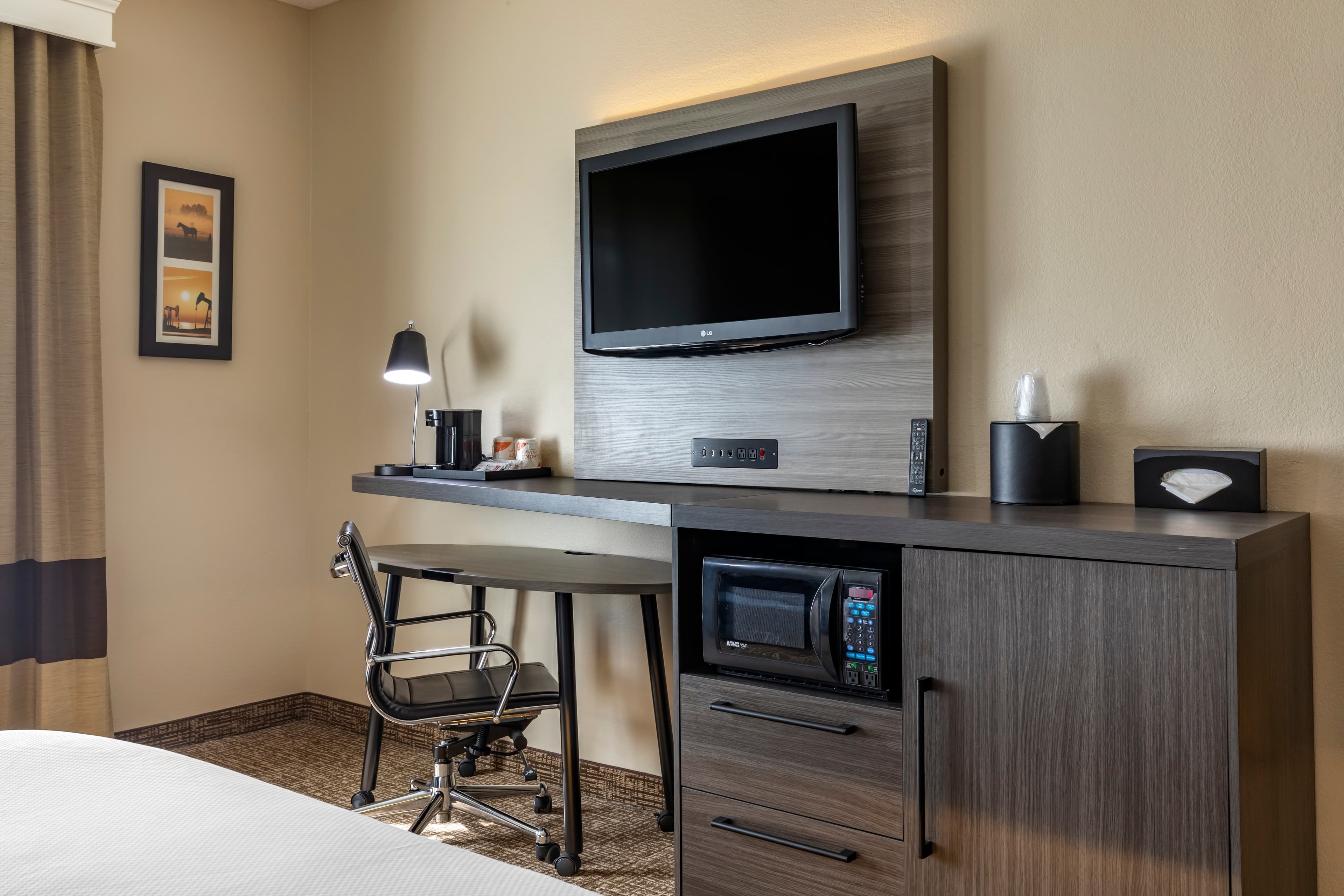 Comfort Inn & Suites North Dallas-Addison — 7