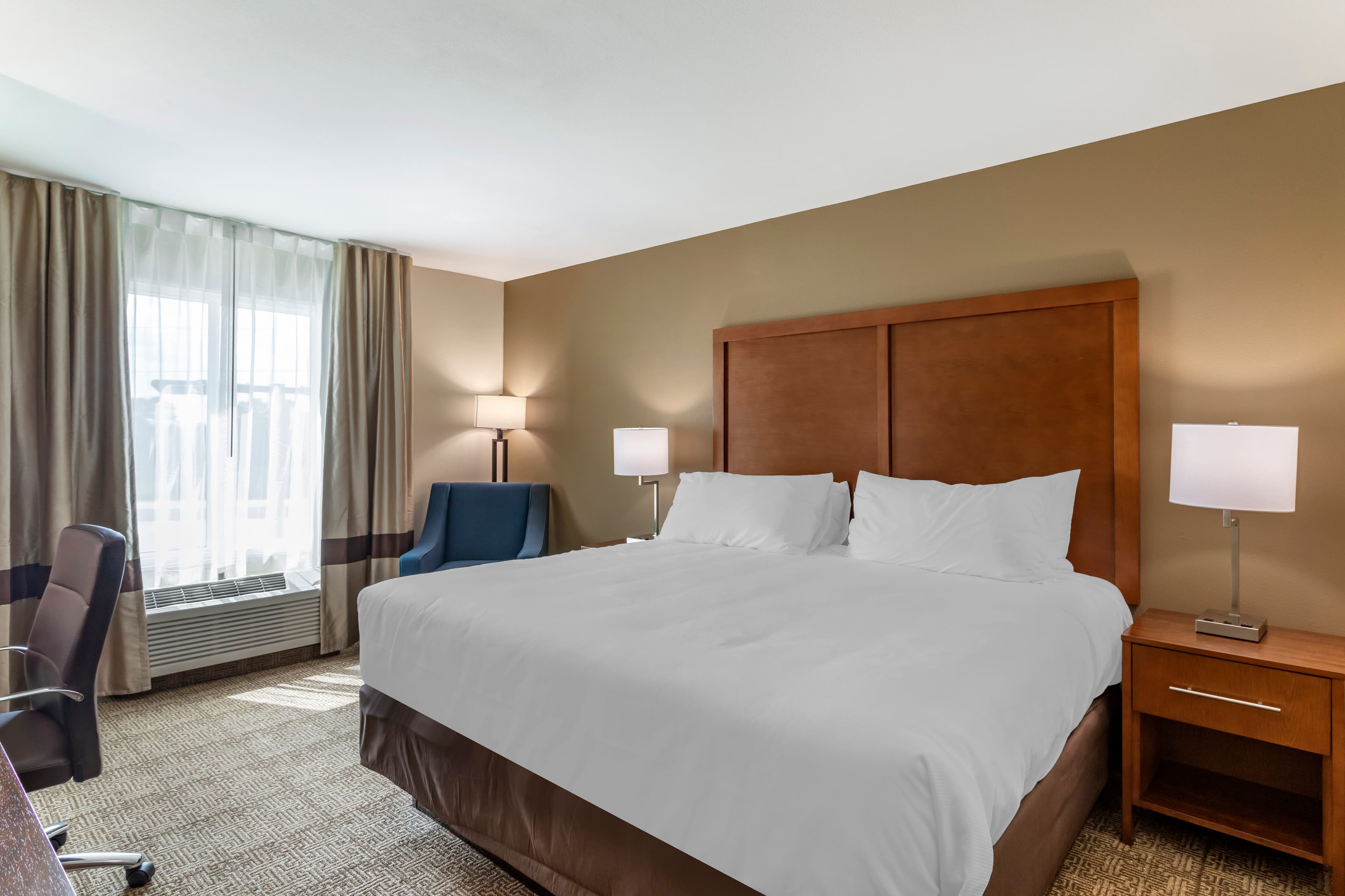 Comfort Inn & Suites Waller — 2