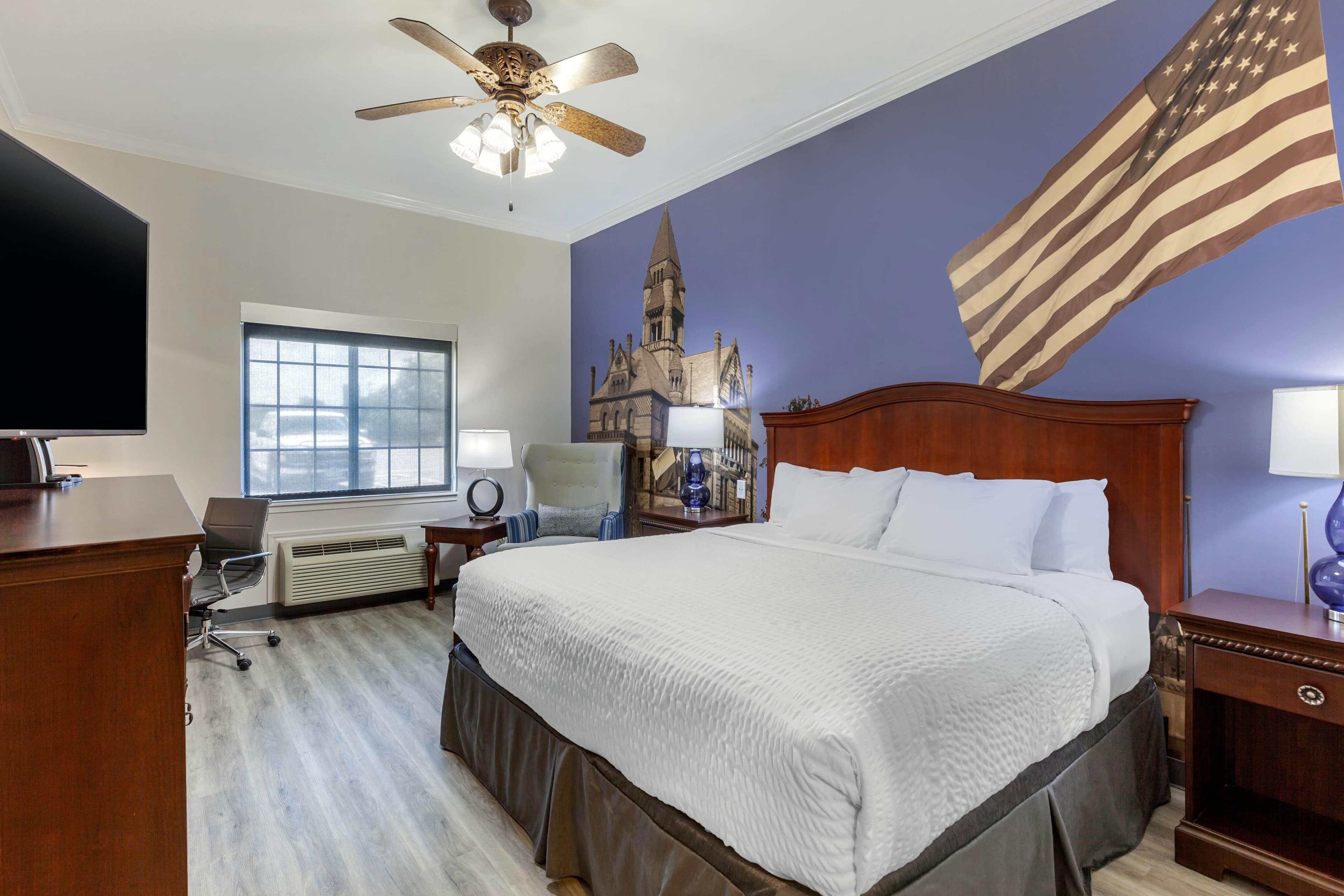 Clarion Pointe Sulphur Springs - Image 2